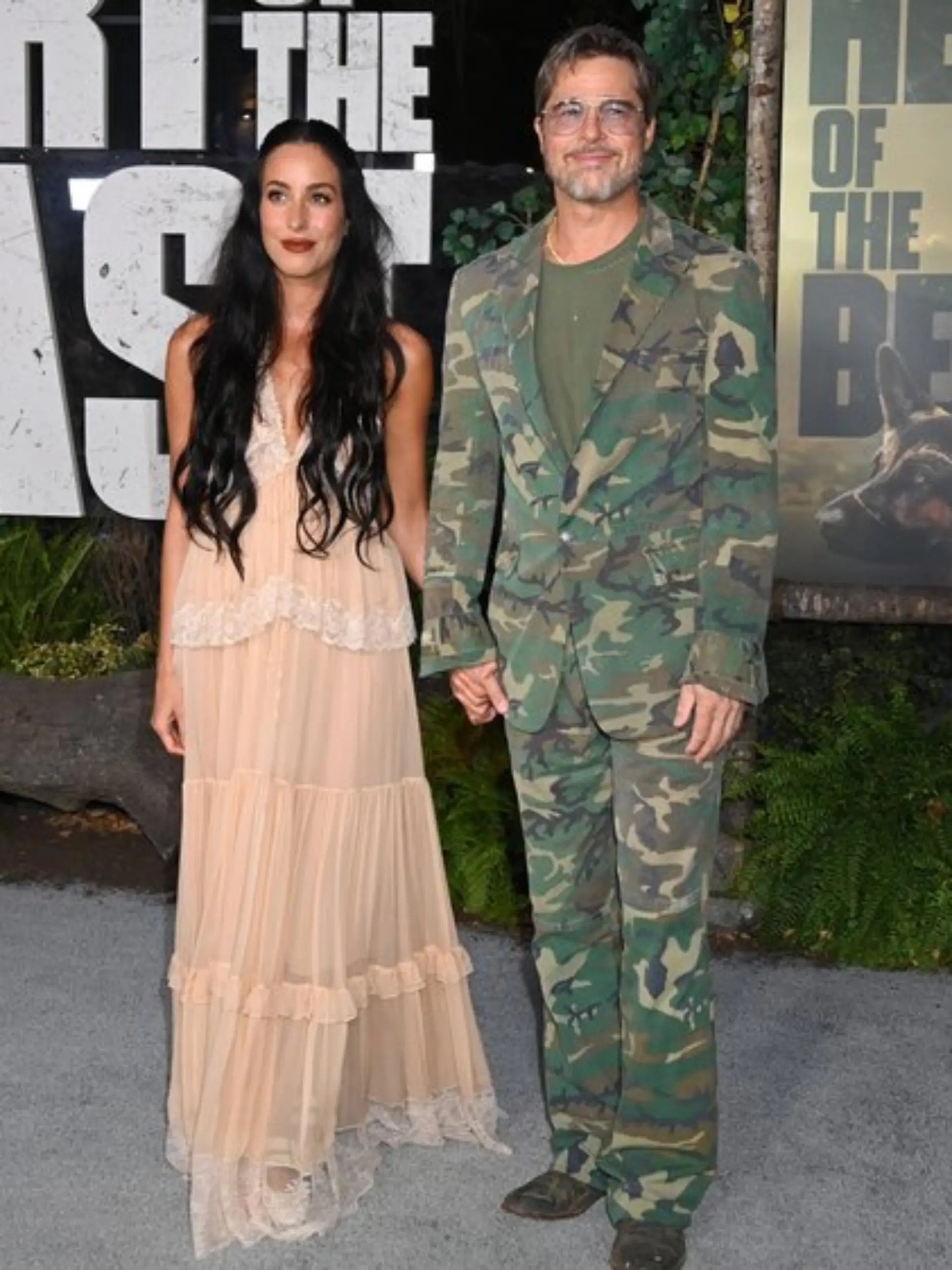 Brad Pitt und Ines de Ramon bei der Premiere von "Eiserne Wildnis".