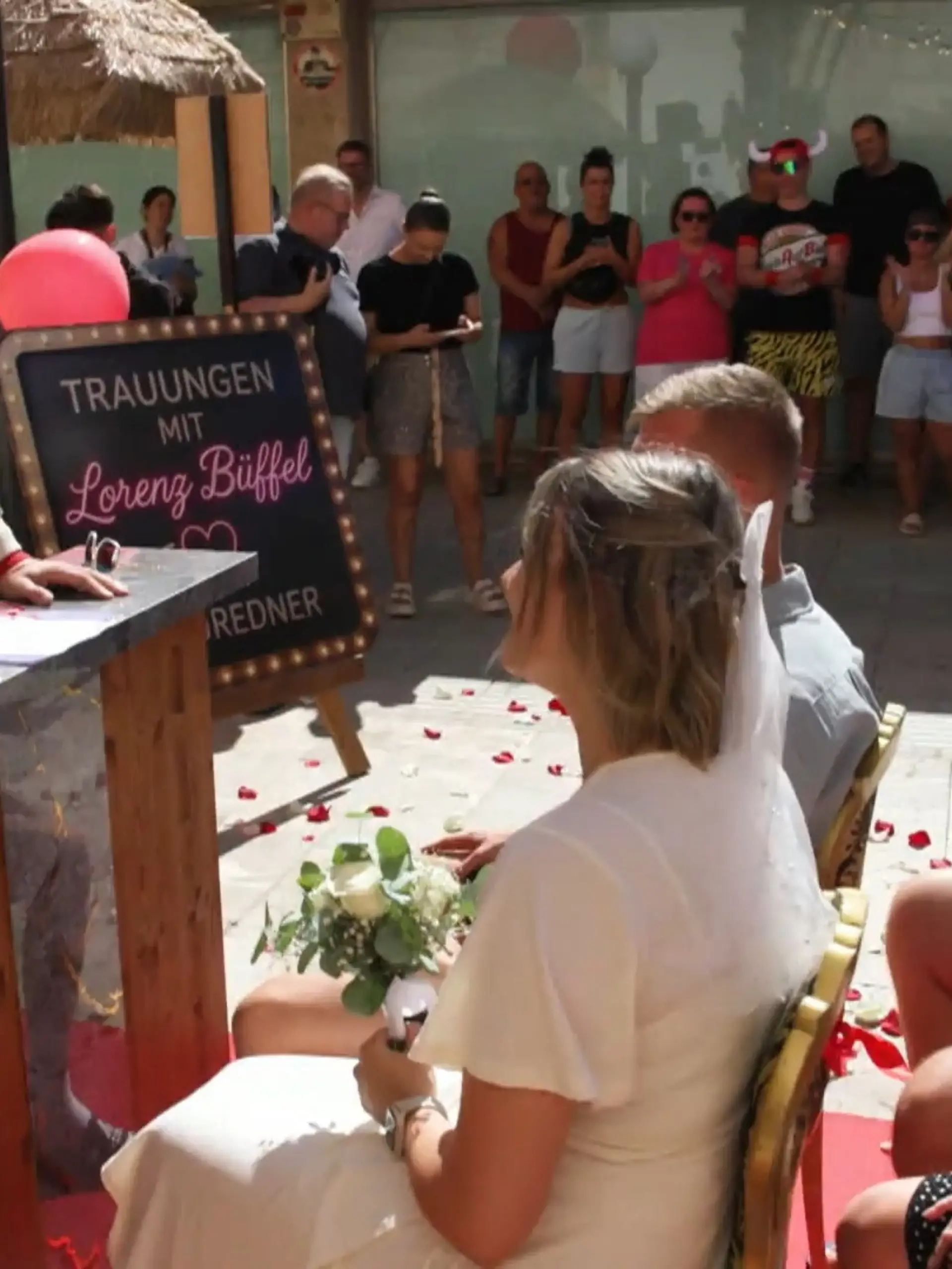Bild zu: "Lorenz Büffel hat einen neuen Job!"
