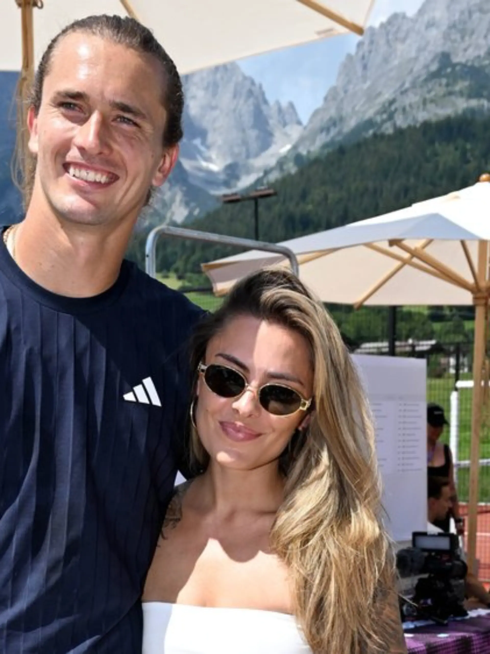 Alex Zverev und Sophia Thomalla, hier im Juni 2026, erholen sich in Monte Carlo von seinem US-Open-Sieg.