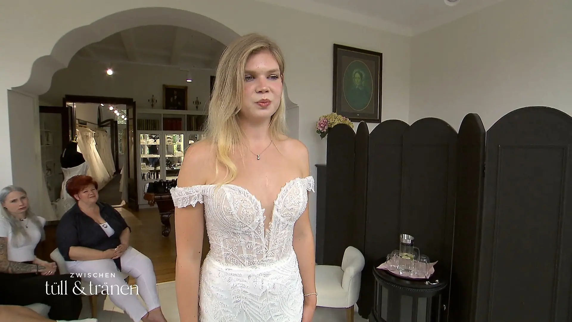Fliegen bei Kleid Nummer eins schon Funken? Detailverliebte Braut