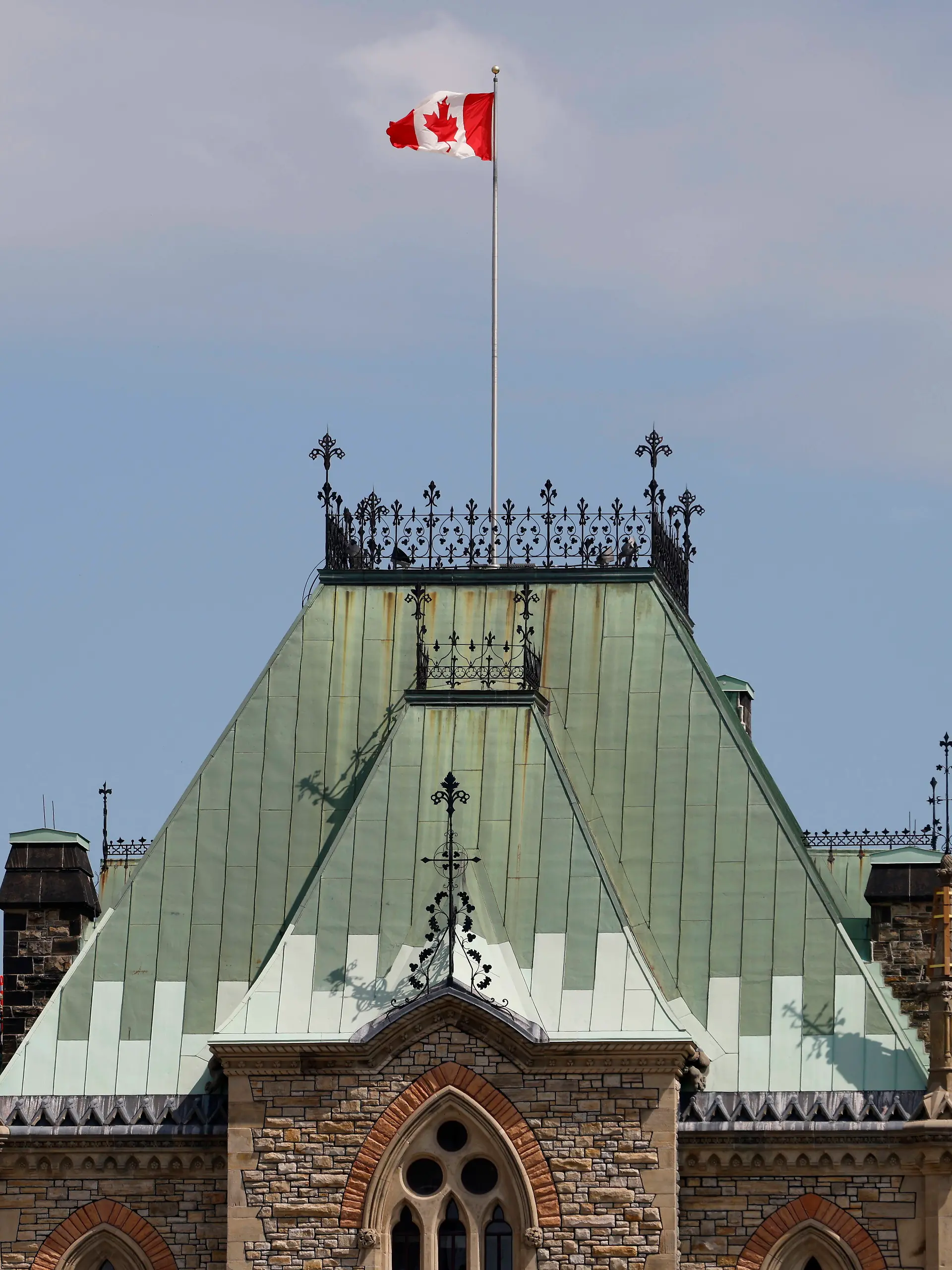 August 22, 2026, Ottawa, On, CANADA: A Canadian flag flies on Parliament Hill in Ottawa on Saturday, Aug. 22, 2026. Ottawa CANADA PUBLICATIONxINxGERxSUIxAUTxONLY - ZUMAc35_ 20260822_zaf_c35_026 Copyright: xPatrickxDoylex