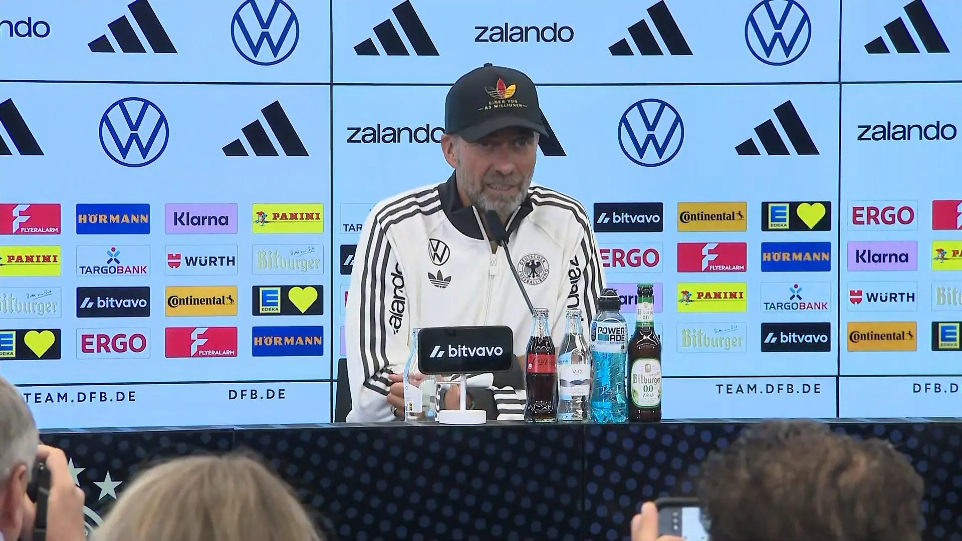 Klopp stellt Kader vor 44 Spieler, zwei Gruppen!