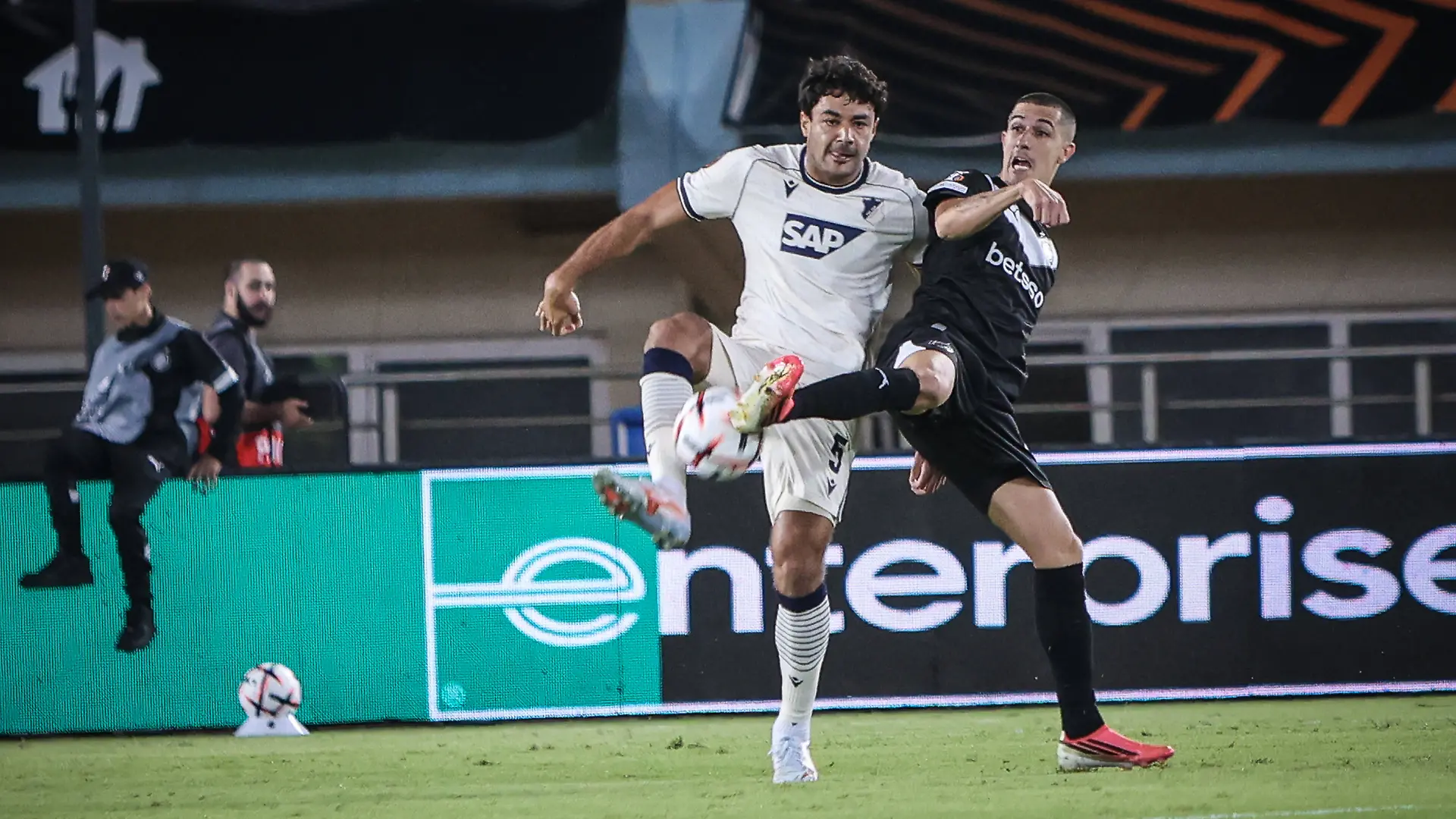 UEFA Europa League - OFI Crete FC vs TSG 1899 Hoffenheim - Ozan Kabak of TSG 1899 Hoffenheim in aciton during the UEFA Europa League Phase matchday 1 soccer match between OFI Crete FC and TSG 1899 Hoffenheim at the Georgios Pankritio Stadium, in Heraklion, Greece, 17 September 2026. IMAGO/ONE INCH PRODUCTIONS PIRAEUS GREECE Copyright: xONExINCHxPRODUCTIONSx 7090065