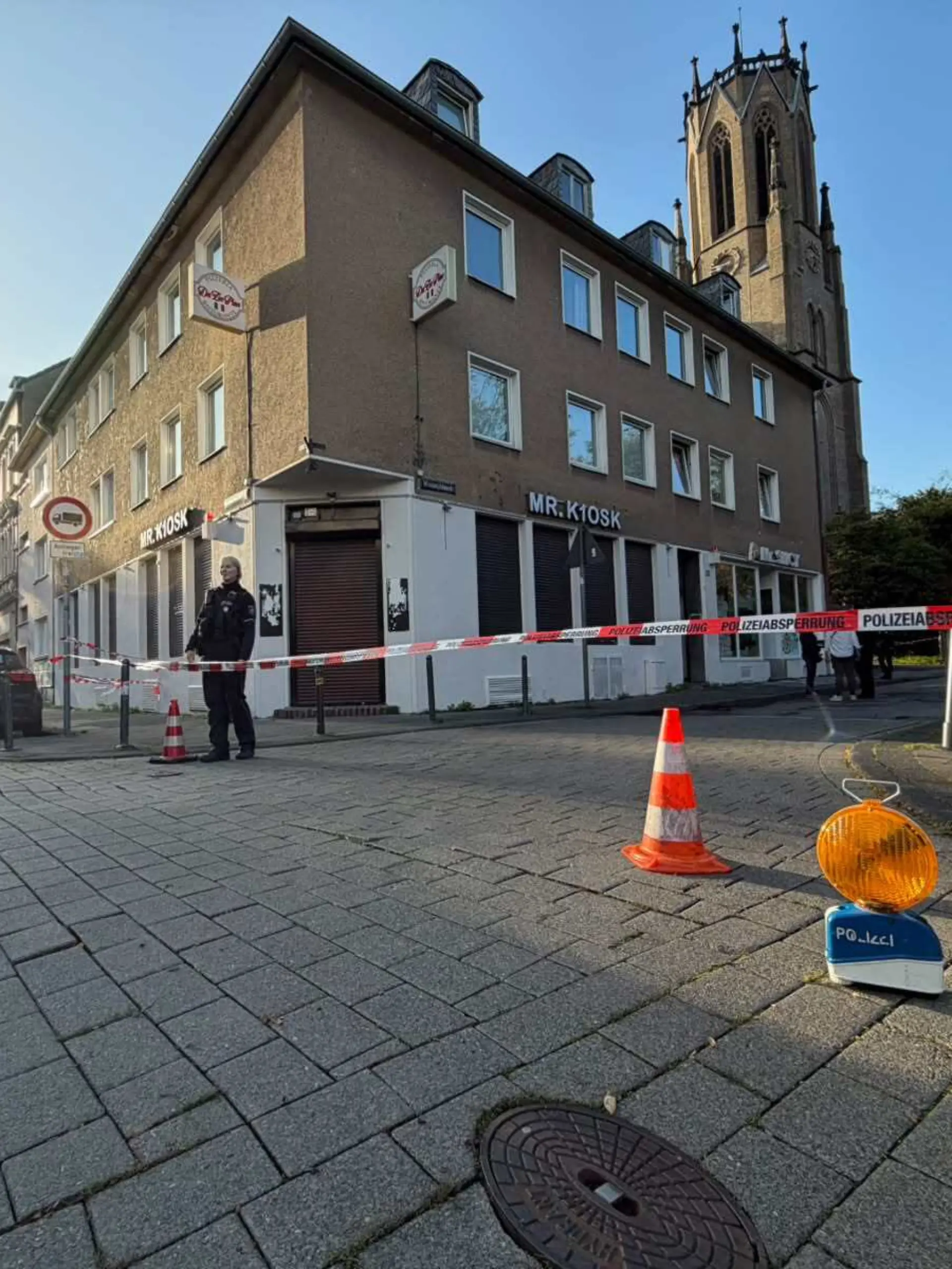 Die Polizei Köln hat den Tatort abgesperrt