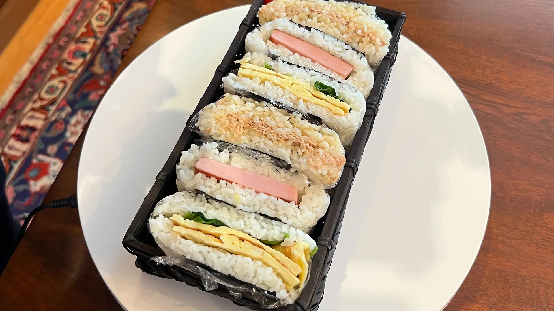Japanisches Onigirazu und Karaage zum Nachkochen Hier trifft Leberkäse auf Sushi-Reis!
