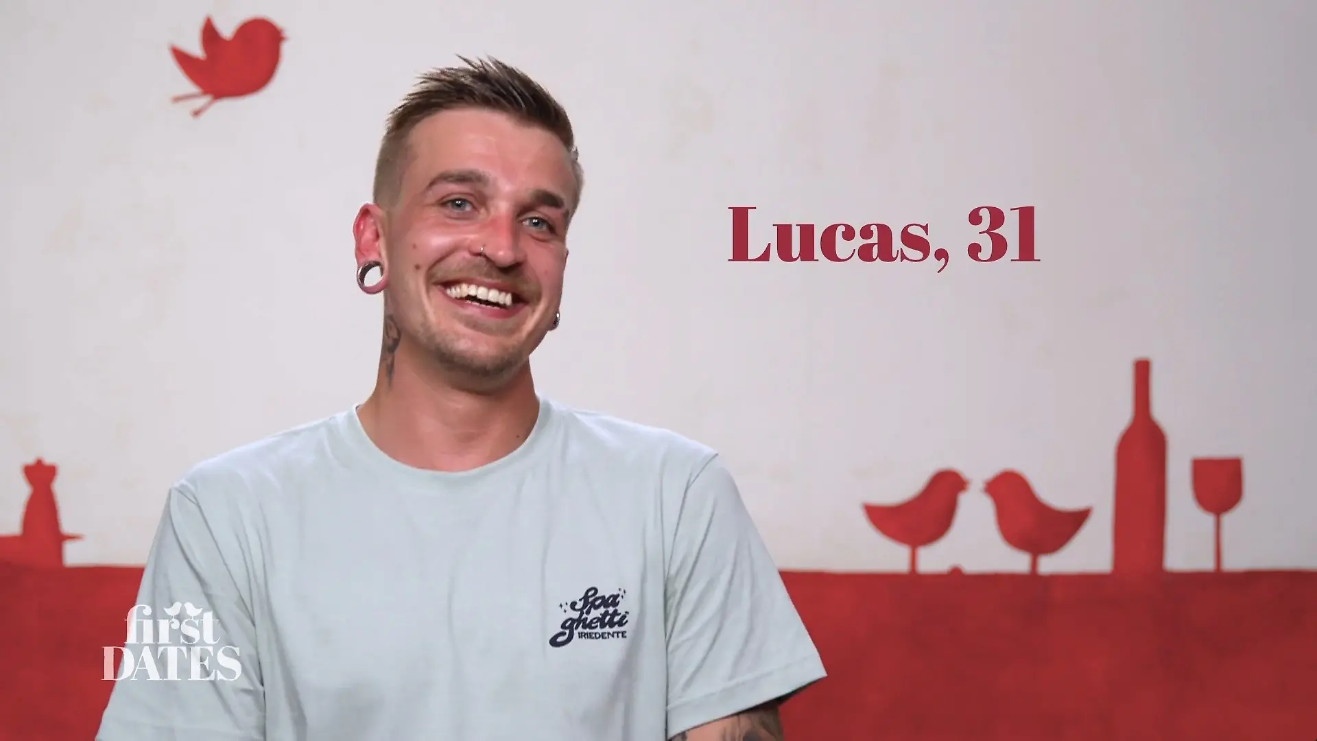 Lucas trifft auf seinen Fernseh-Schwarm Heimlicher Coup