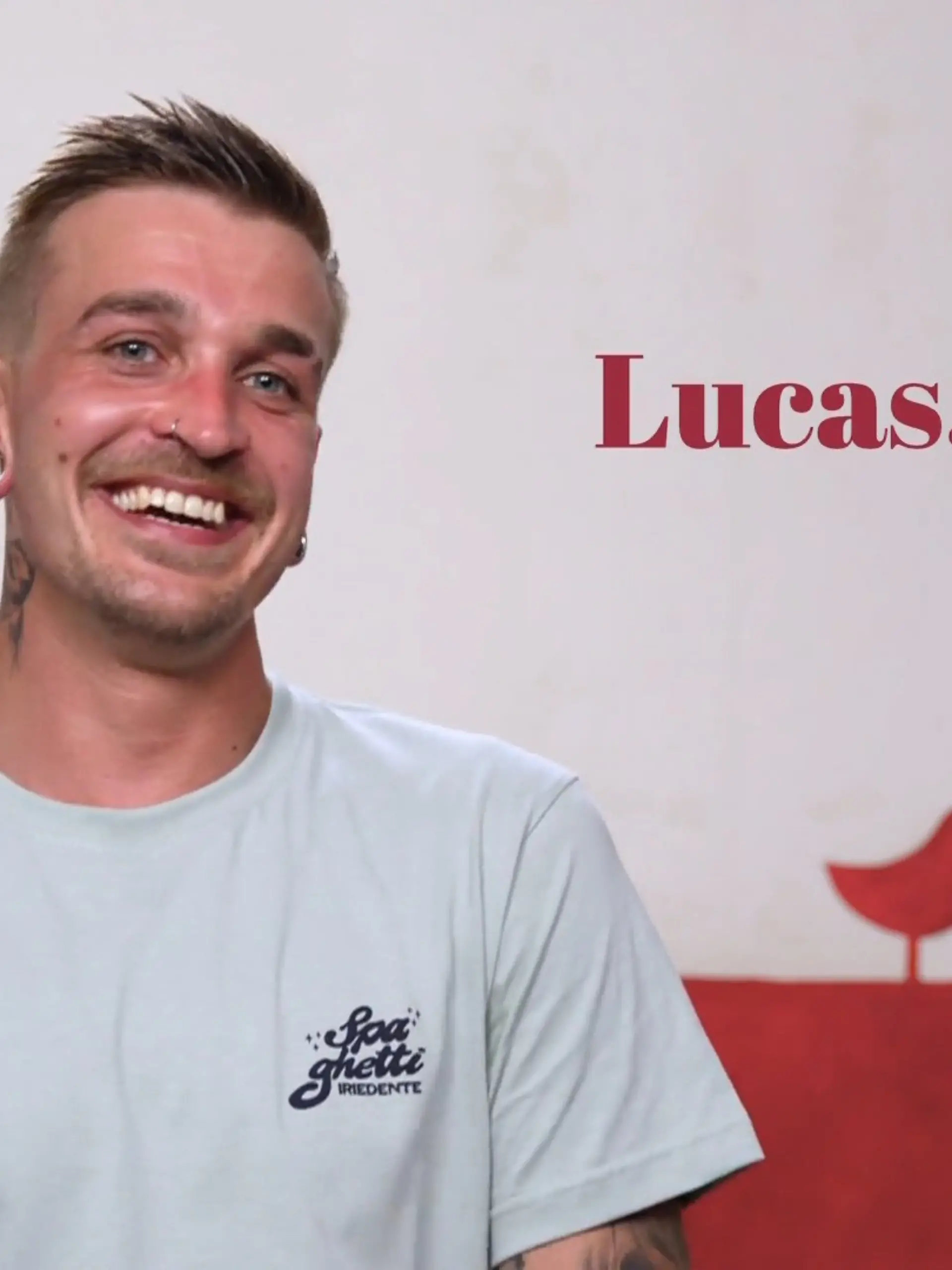 Bild zu: "Lucas trifft auf seinen Fernseh-Schwarm"