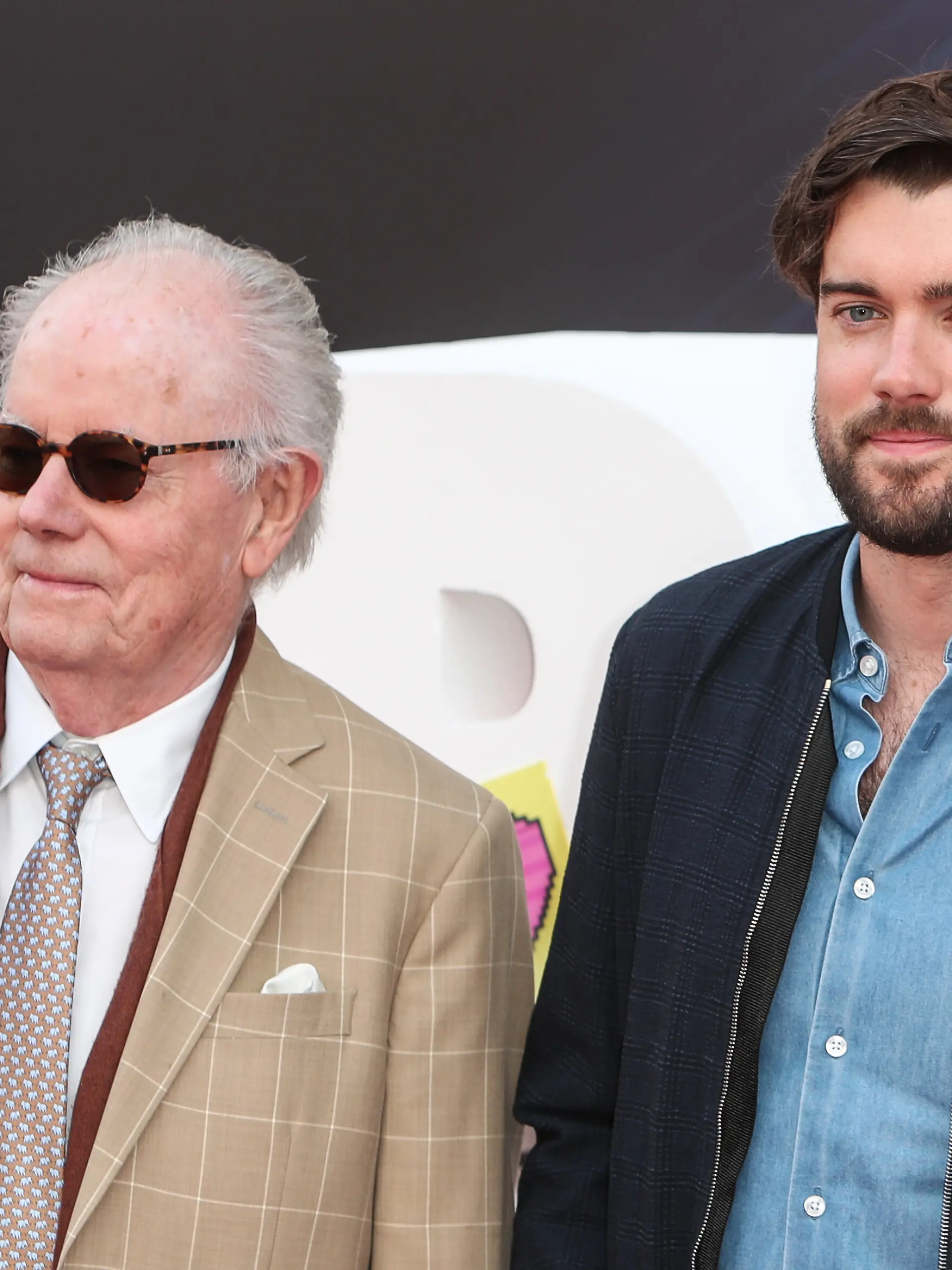 Die Netflix-Stars Michael und Jack Whitehall bei einer Filmpremiere.