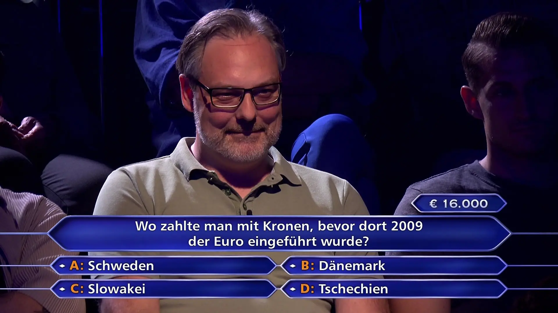 Denises Bruder begleitet sie zu „Wer wird Millionär?”.