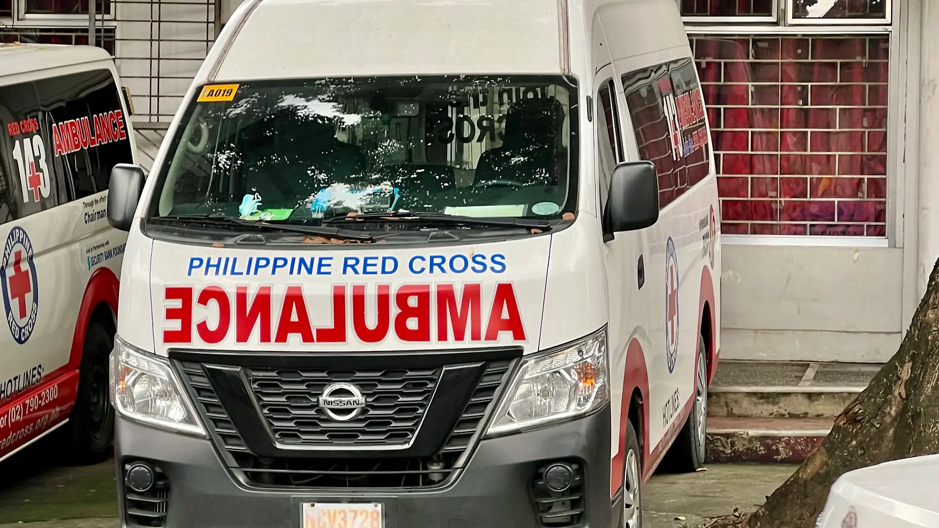 Ein Krankenwagen ist vor einem Hospital in Manila zu sehen. Bei einem Schusswaffenangriff an einer Schule auf den Philippinen sind mindestens sechs Schüler getötet worden. (zu dpa: «Philippinen: Sechs Tote bei Schusswaffenangriff an Schule») +++ dpa-Bildfunk +++