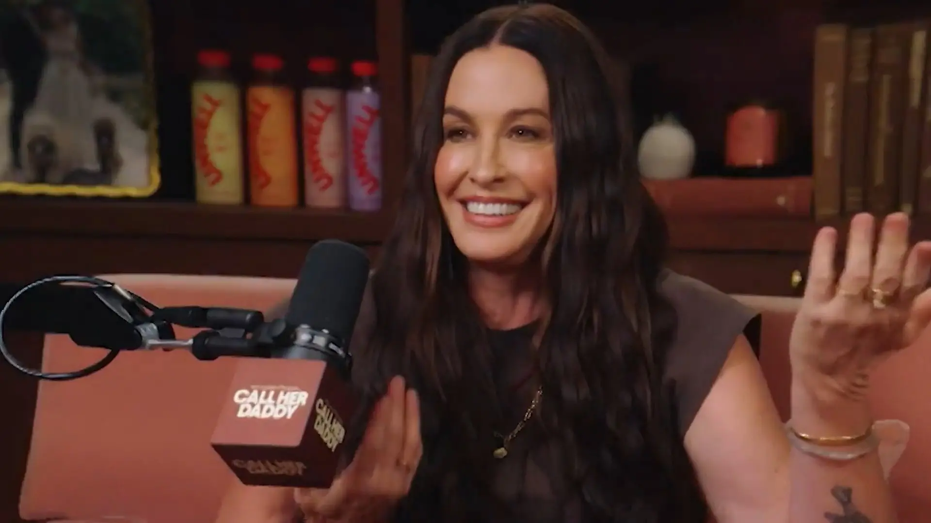 Alanis Morissette bricht ihr Missbrauch-Schweigen Gegen die Dämonen der Vergangenheit