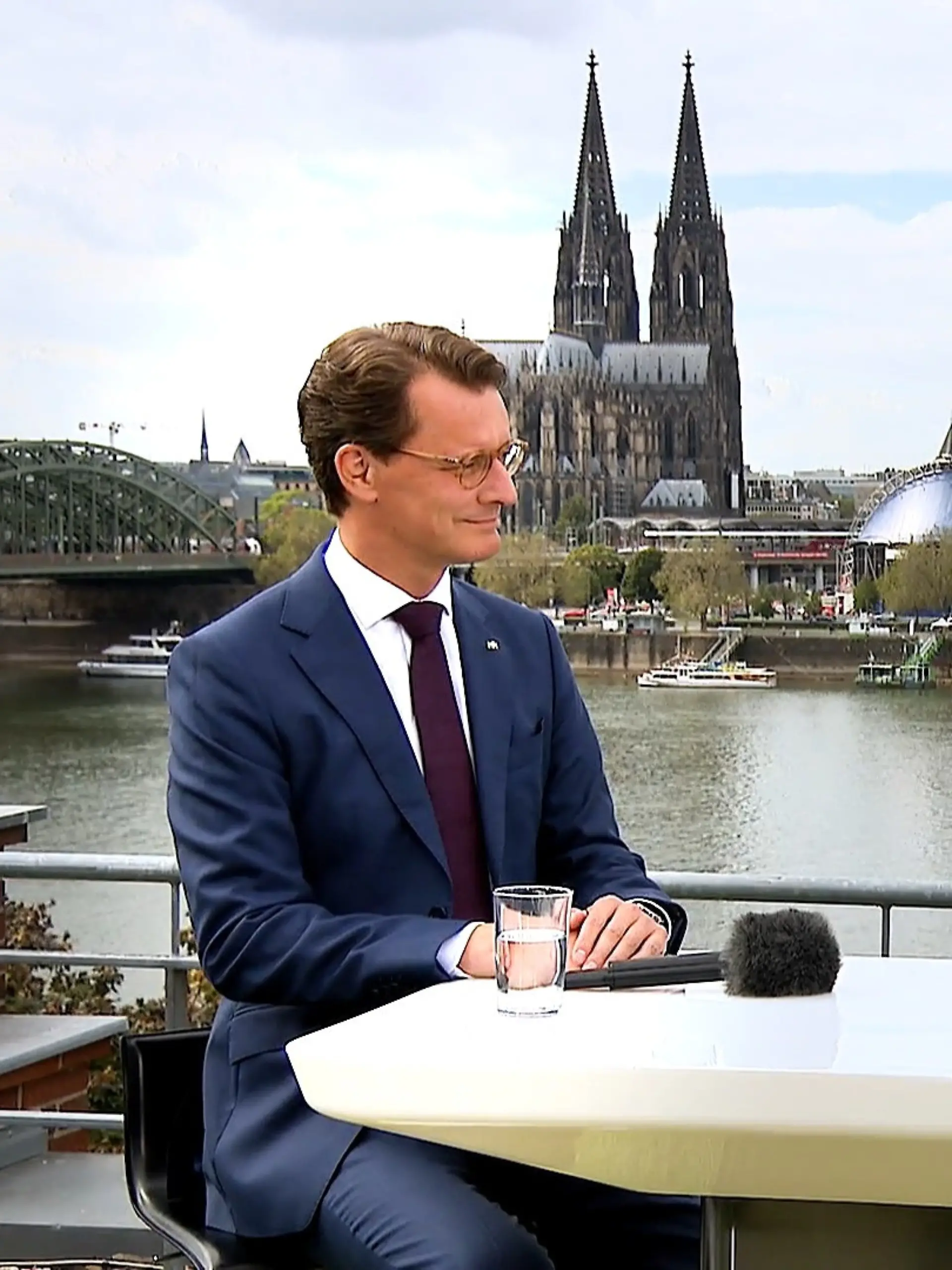 Bild zu: "Sommerinterview mit Hendrik Wüst (CDU)"