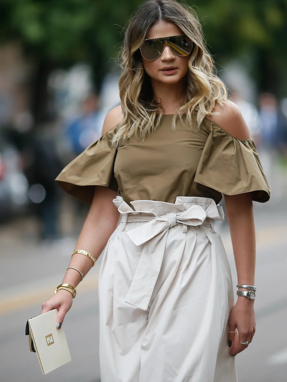Blogger Thassia Naves posing outside of the Fendi runway show during Milan Fashion Week - Sept 22, 2016 - Photo: Runway Manhattan/Michael Ip ***For Editorial Use Only*** | Verwendung weltweit