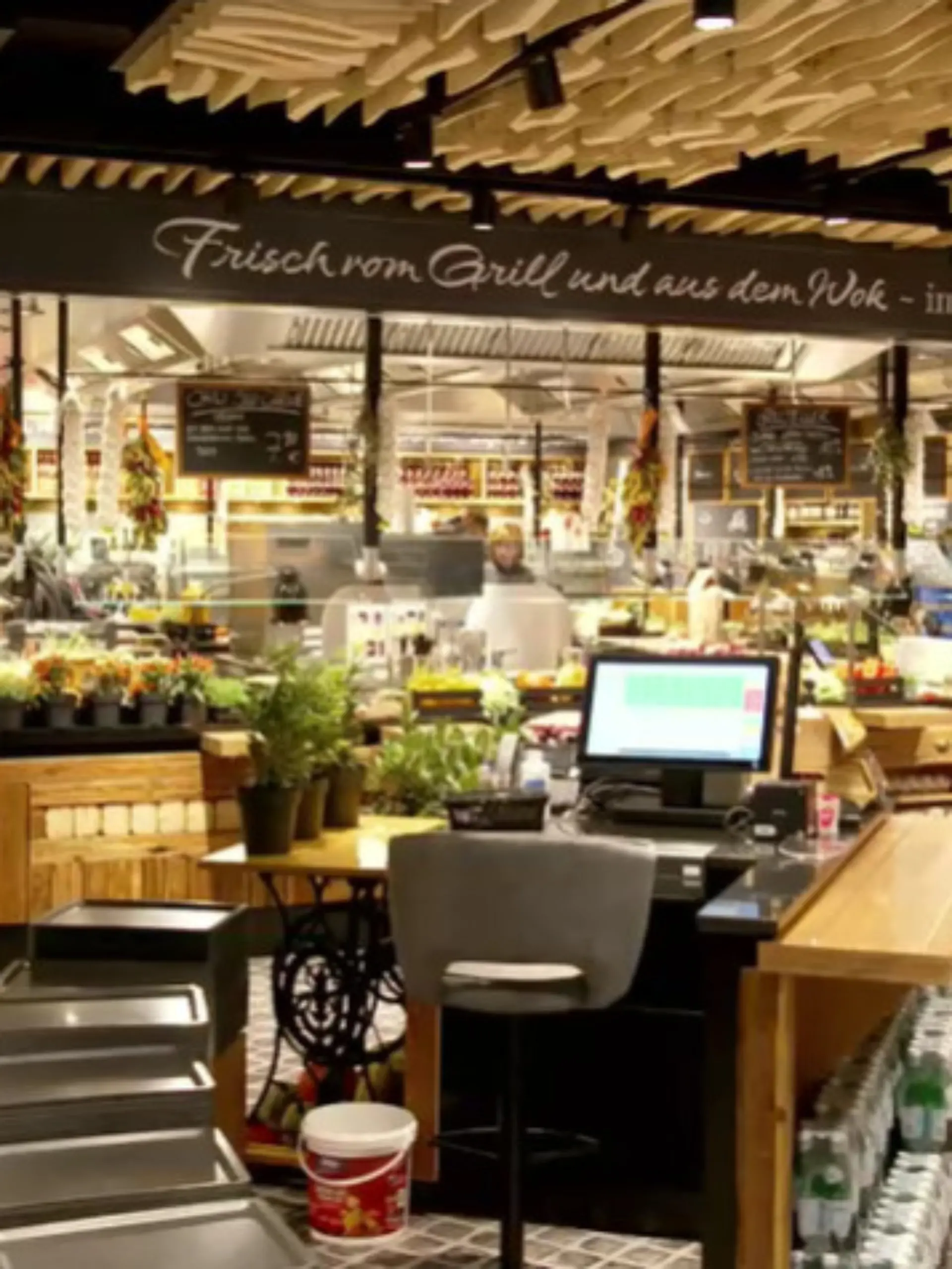 Bild zu: "Möbelhaus-Restaurant mit Qualitätsküche und günstigen Preisen"