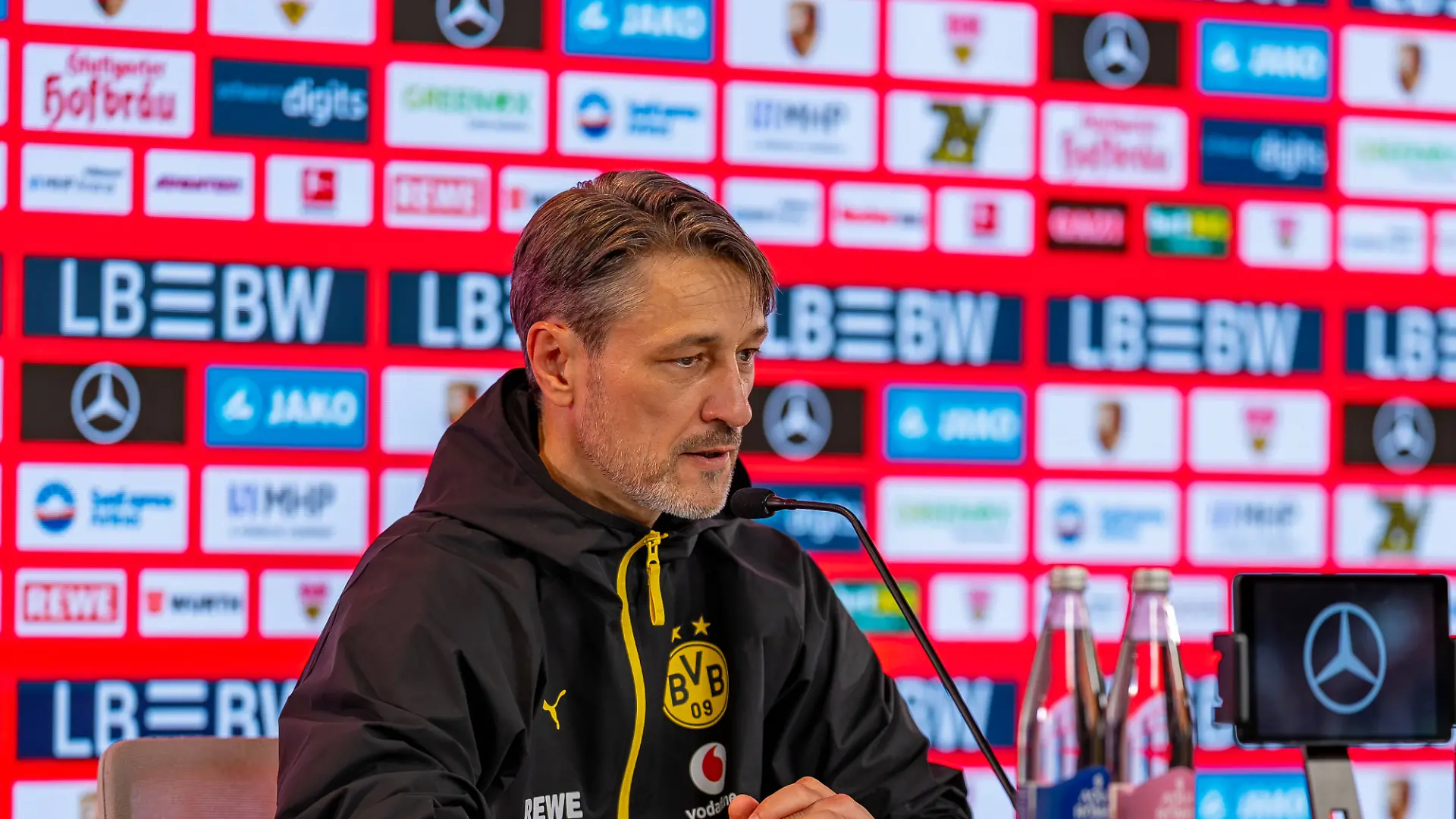 1. Fußball Bundesliga: VfB Stuttgart vs. Borussia Dortmund 19.09.2026 Stuttgart, GERMANY - 19. September 2026: Niko KovaÄ Borussia Dortmund, Trainer während der Pressekonferenz nach dem Spiel zwischen dem VfB Stuttgart und Borussia Dortmund am 4. Spieltag der 1. Fußball Bundesliga in der MHP ARENA. *** German Bundesliga: VfB Stuttgart vs. Borussia Dortmund, September 19, 2026, Stuttgart, GERMANY. Niko Kovac Borussia Dortmund, coach during the post-match press conference following the game between VfB Stuttgart and Borussia Dortmund on Matchday 4 of the 1. Bundesliga at the MHP ARENA Copyright: xBEAUTIFULxSPORTS/Steinx