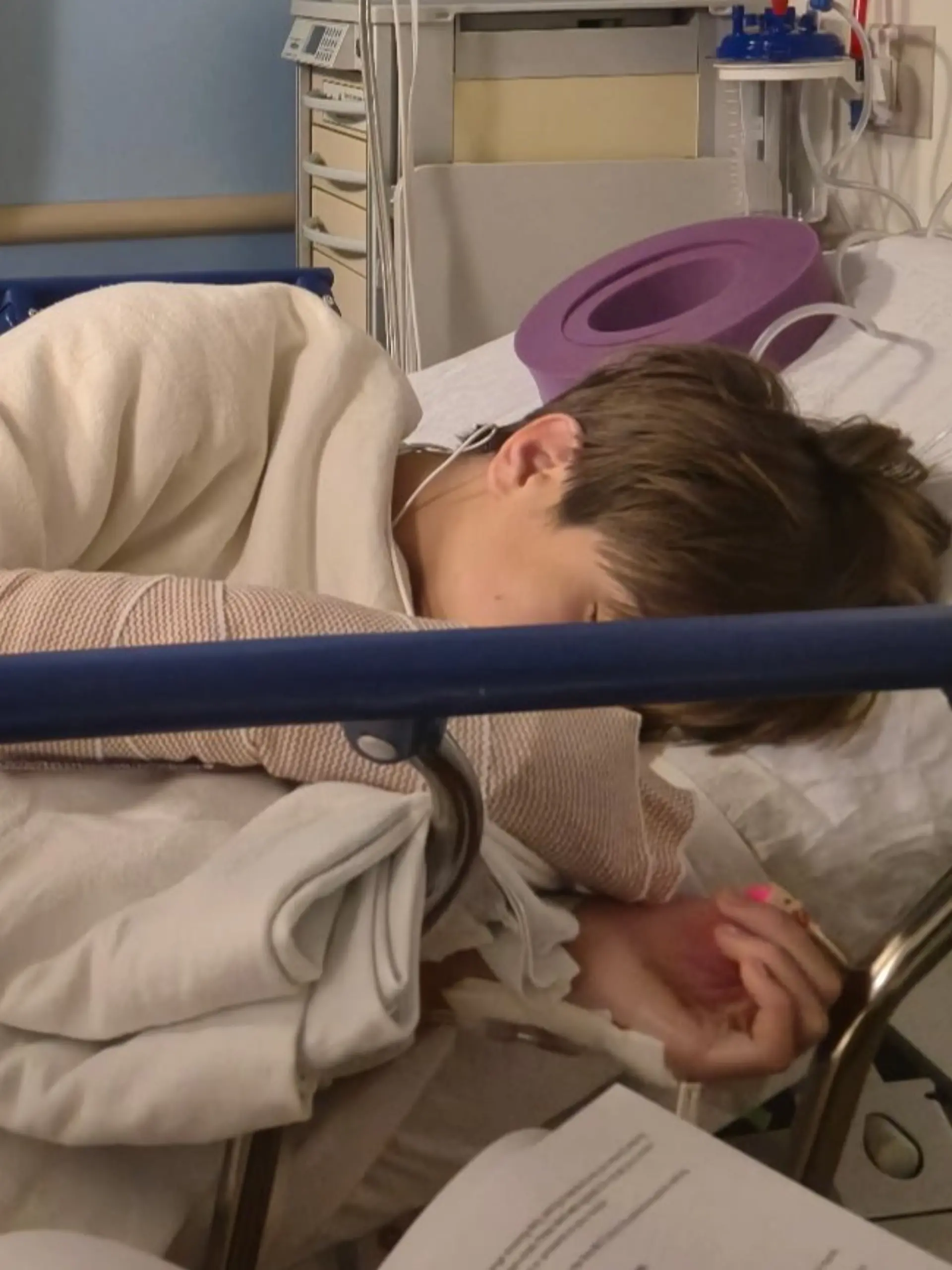 Bei einer Biber-Attacke wird der 13-jährige Dominick schwer verletzt.