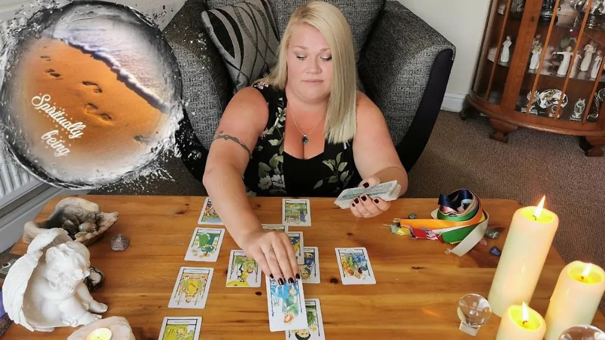 Roxanne Furnival kann angeblich in die Zukunft sehen!