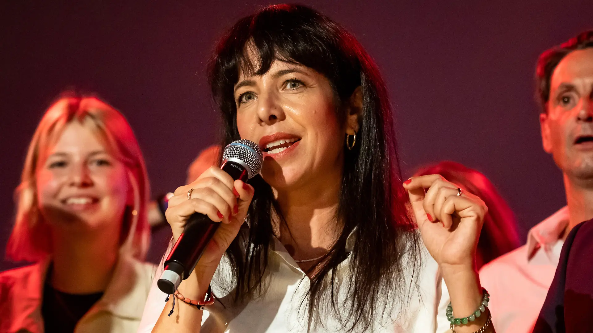 Elif Eralp, the main candidate of the Die Linke party, together with the party leader, gives a speech after the announcement of the first preliminary election results following the closure of the polling stations at Festsaal Kreuzberg in Berlin, Germany, on September 20, 2026. According to these results, the party should have won Berlin's state elections with around 24% of the votes. (Photo by Emmanuele Contini/NurPhoto)