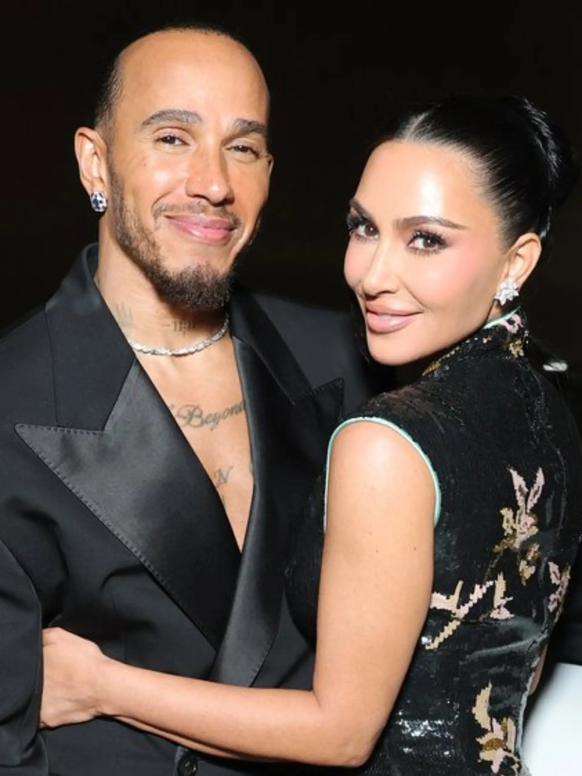 Über den roten Teppich gingen sie zwar getrennt, danach aber konnten Lewis Hamilton und Kim Kardashian die Hände nicht voneinander lassen.