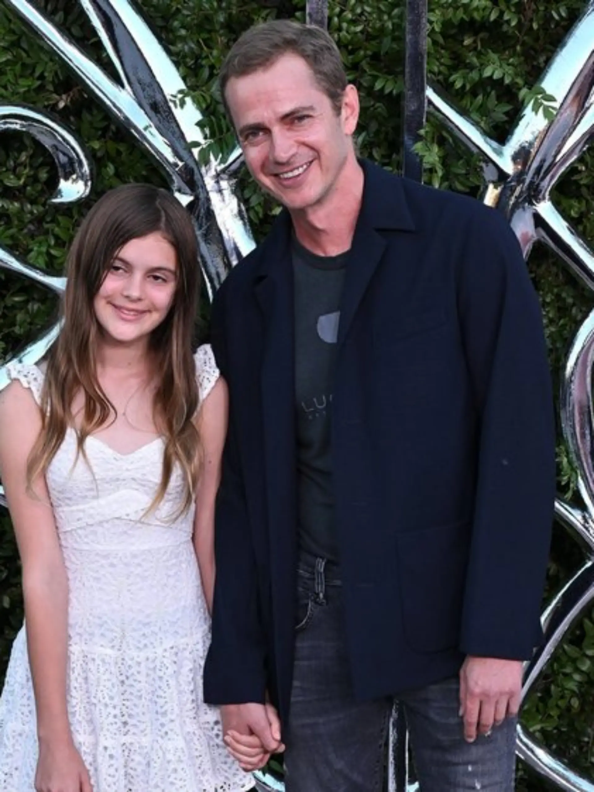 Süßer Papa-Tochter-Auftritt: Hand in Hand posierte Hayden Christensen in Los Angeles mit Briar Rose.