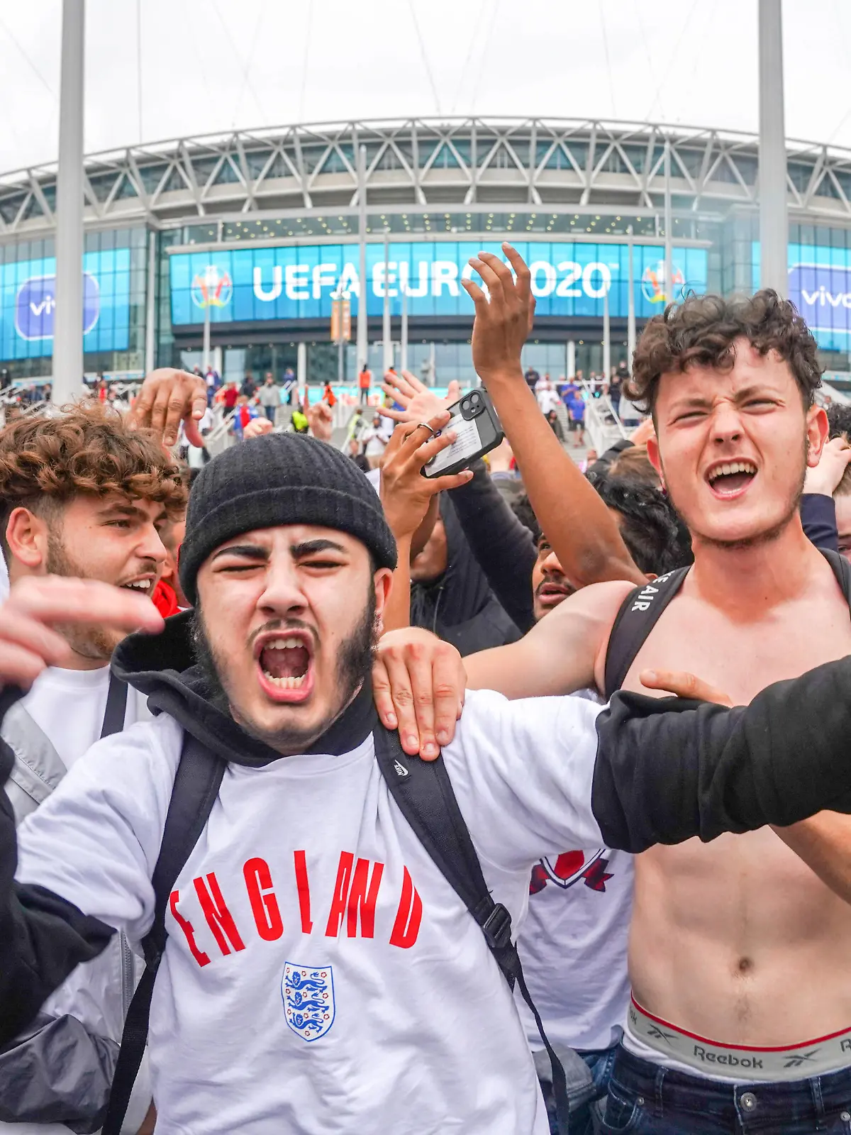 England Fans Fans of England prior to the Euro 2020 last 16 tie at Wembley Stadium, London PUBLICATIONxNOTxINxUKxCHN Copyright: xStuartxGarneysx FIL-15630-0058 