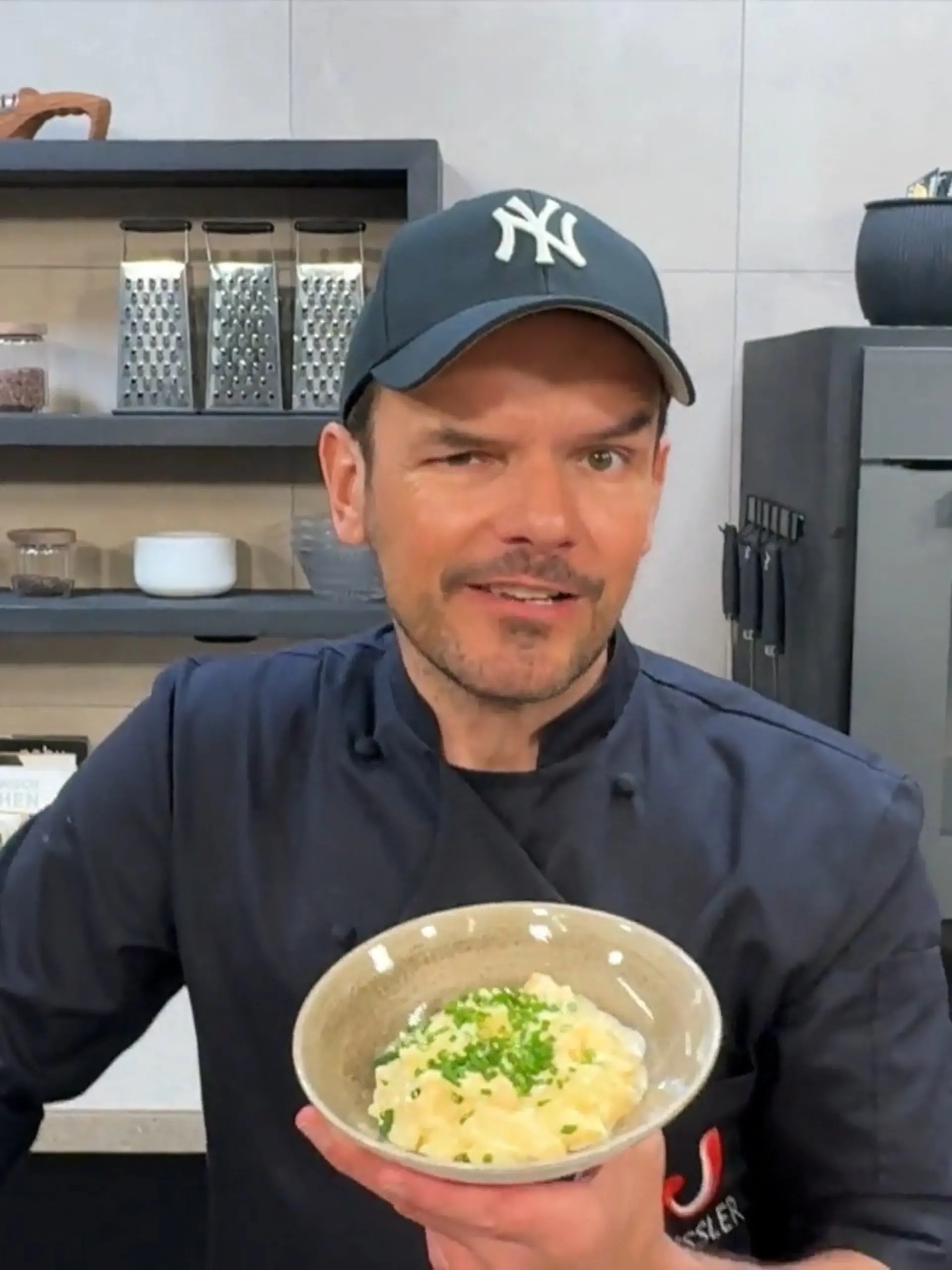 Bild zu: "Hier kommt Hensslers „schnellster Eiersalat der Welt”!"