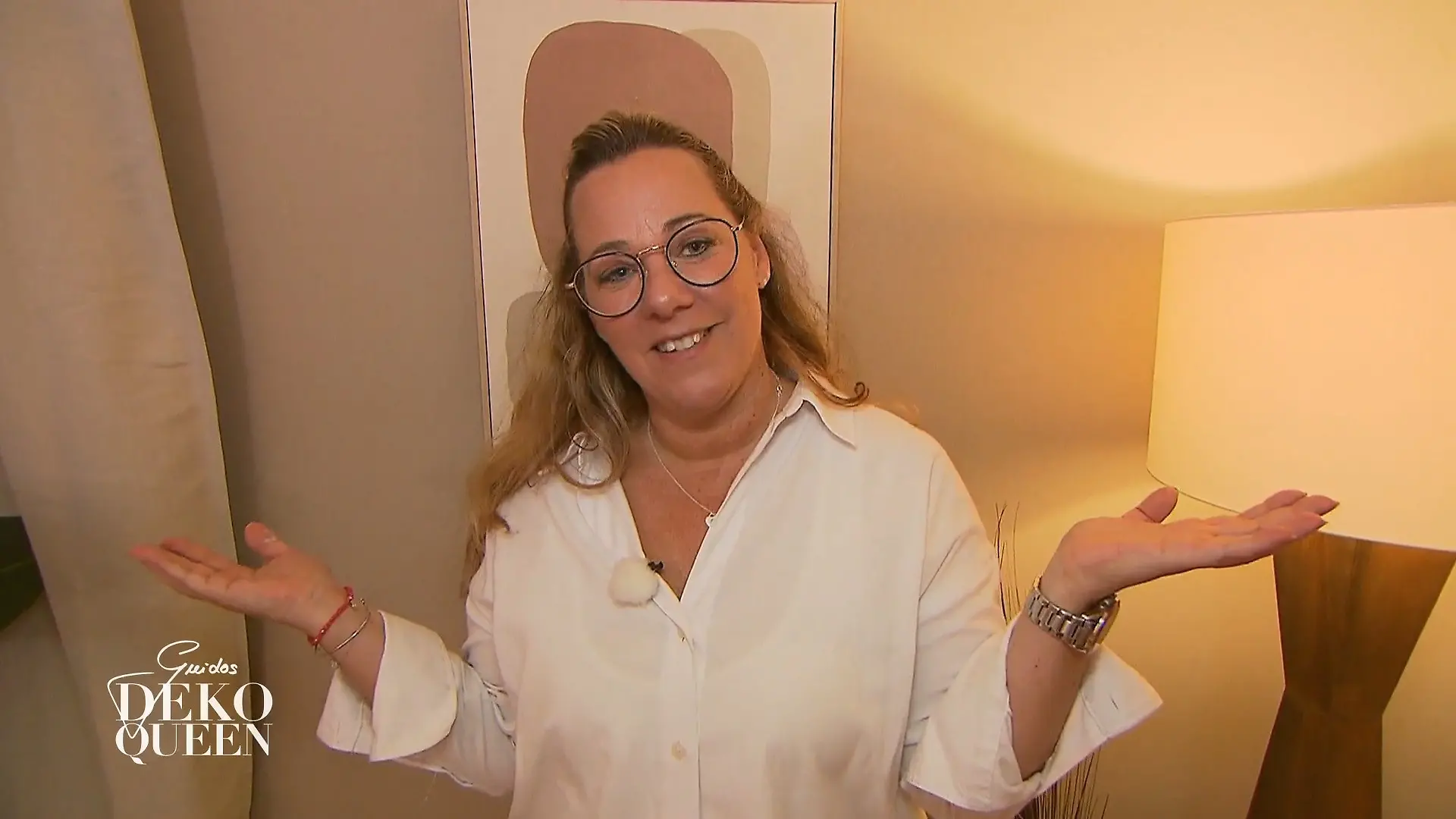 Felicitas zaubert eine riesengroße Vorher-Nachher-Verwandlung Holz im Wohnzimmer