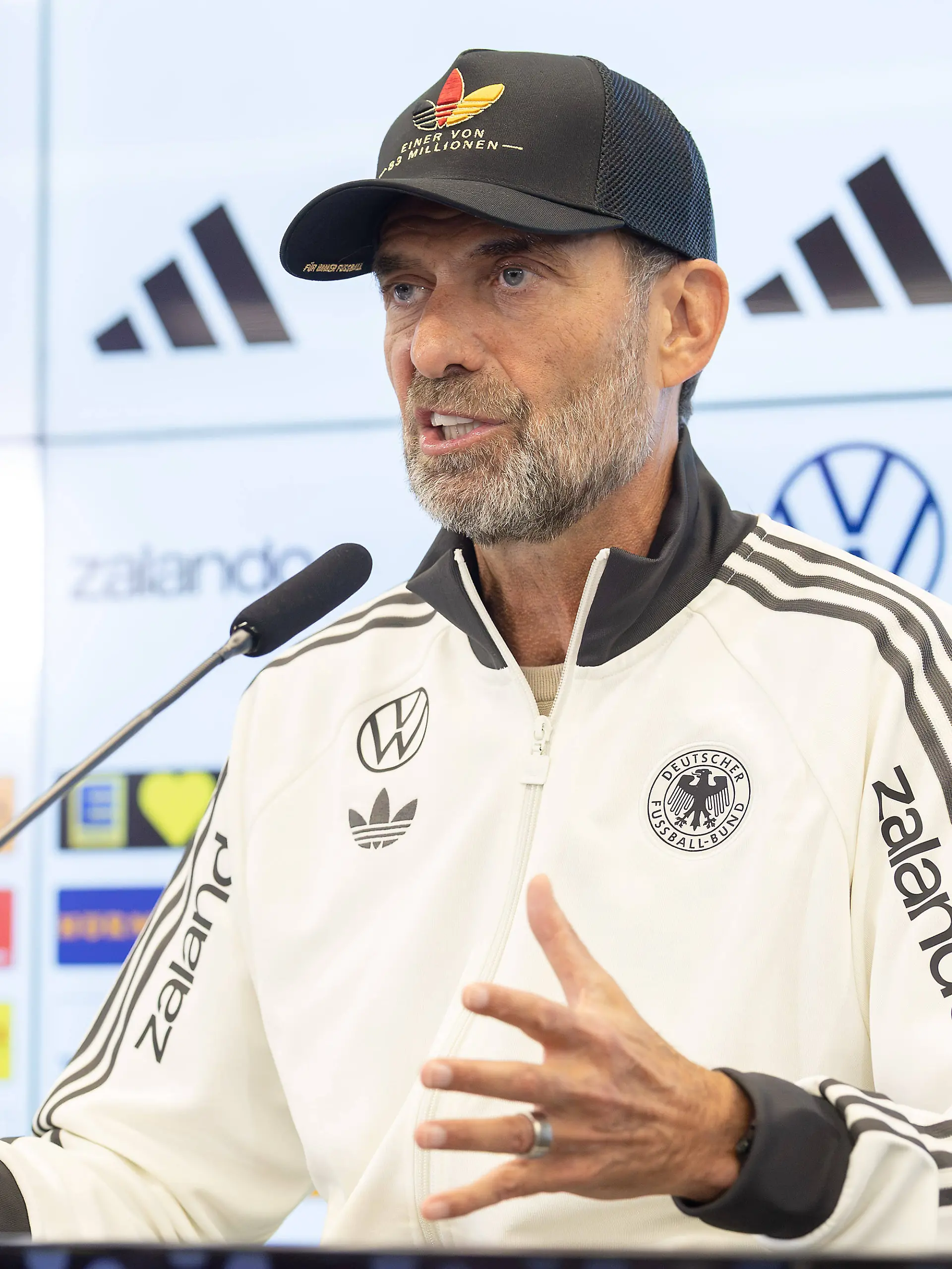 Nominierungs-PK UEFA Nations League 2026/2027 mit Bundestrainer Jürgen Klopp Bundestrainer Jürgen Klopp spricht zu den Journalistinnen und Journalisten. Pressekonferenz auf dem DFB-Campus in Frankfurt am Main am 17. September 2026., Frankfurt am Main Hessen Deutschland DFB-Campus *** UEFA Nations League 20262027 Roster Announcement Press Conference with National Team Coach Jürgen Klopp National Team Coach Jürgen Klopp speaks to journalists at a press conference on the DFB Campus in Frankfurt am Main on September 17, 2026, Frankfurt am Main, Hesse, Germany, DFB Campus