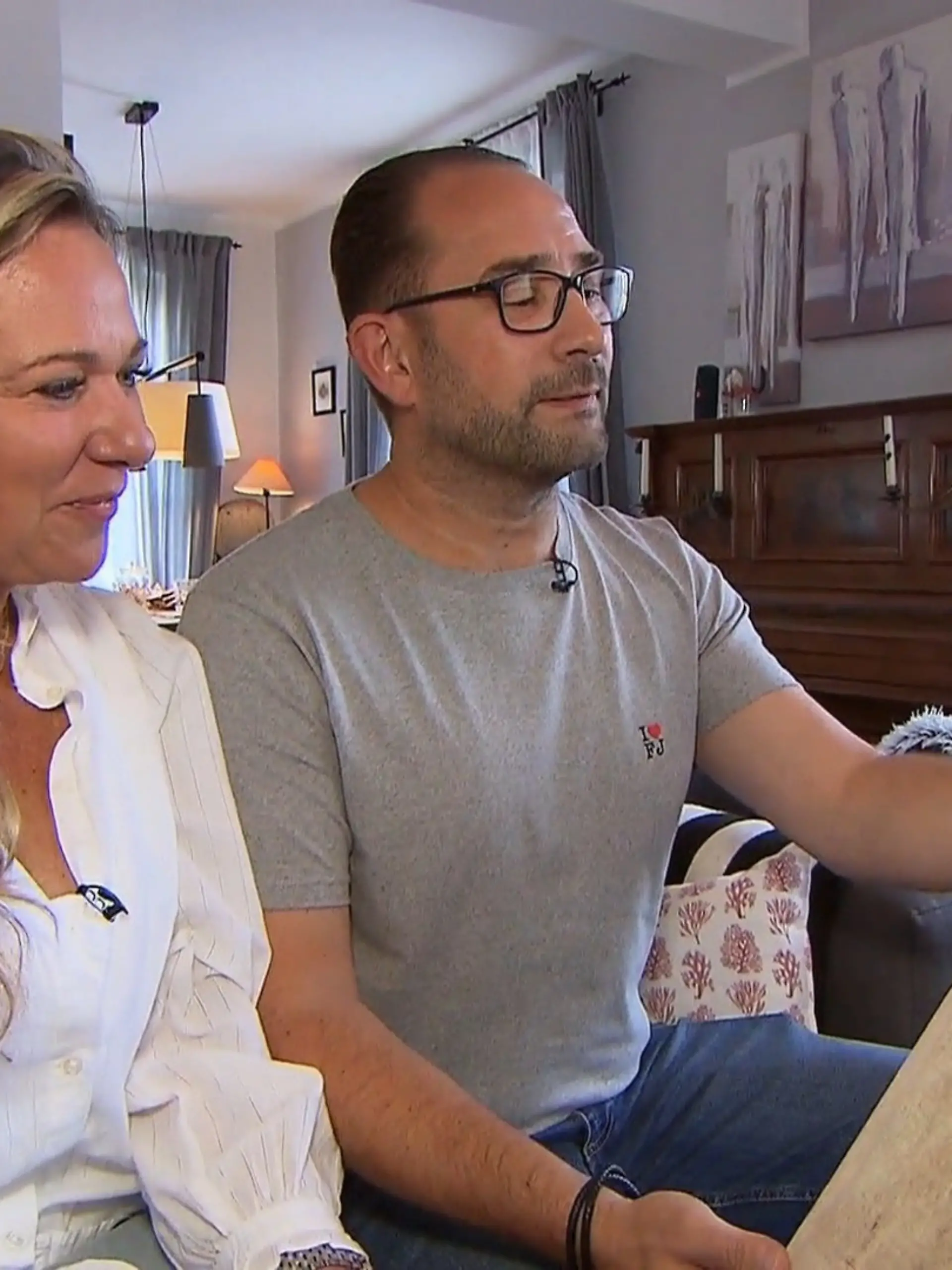 Bild zu: "Felicitas feiert die runde Holzvase"