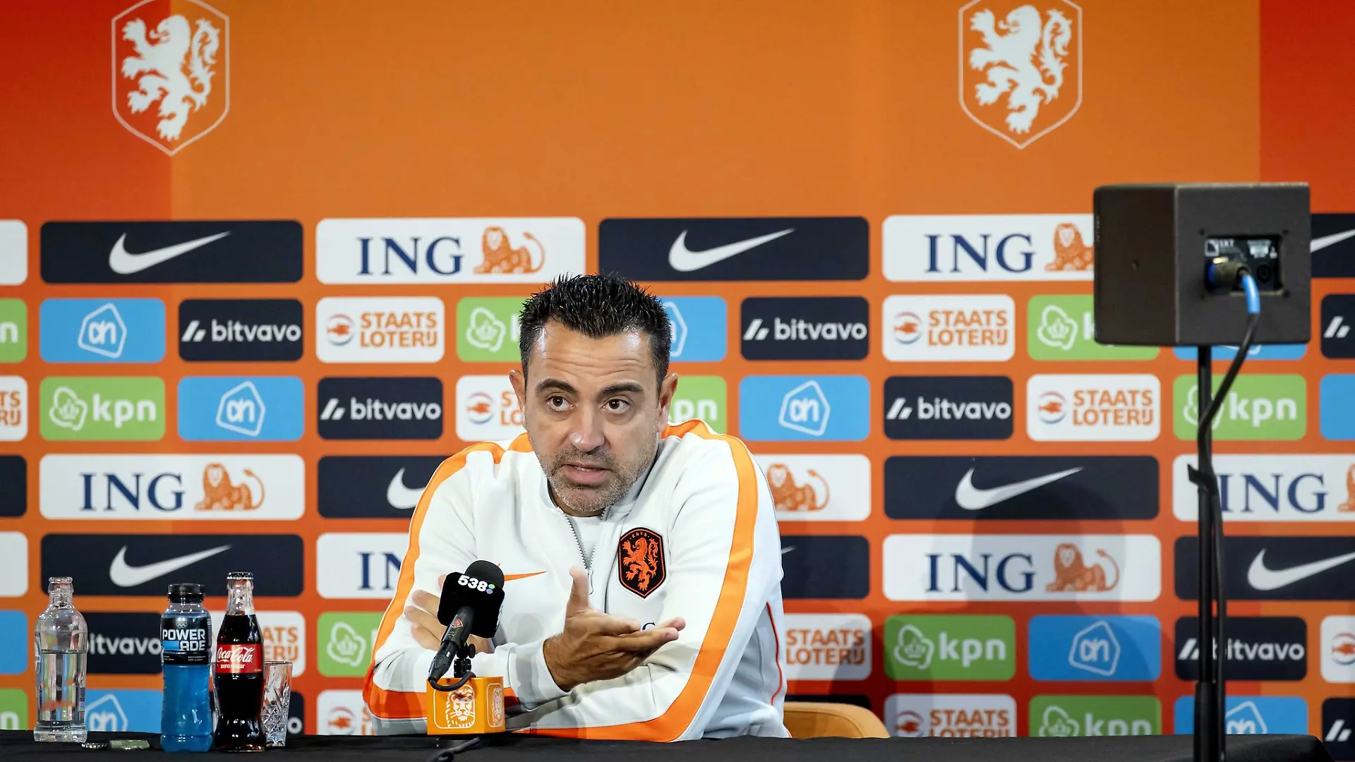 Der neue Bondscoach Xavi Hernández feiert gegen Deutschland sein Debüt.