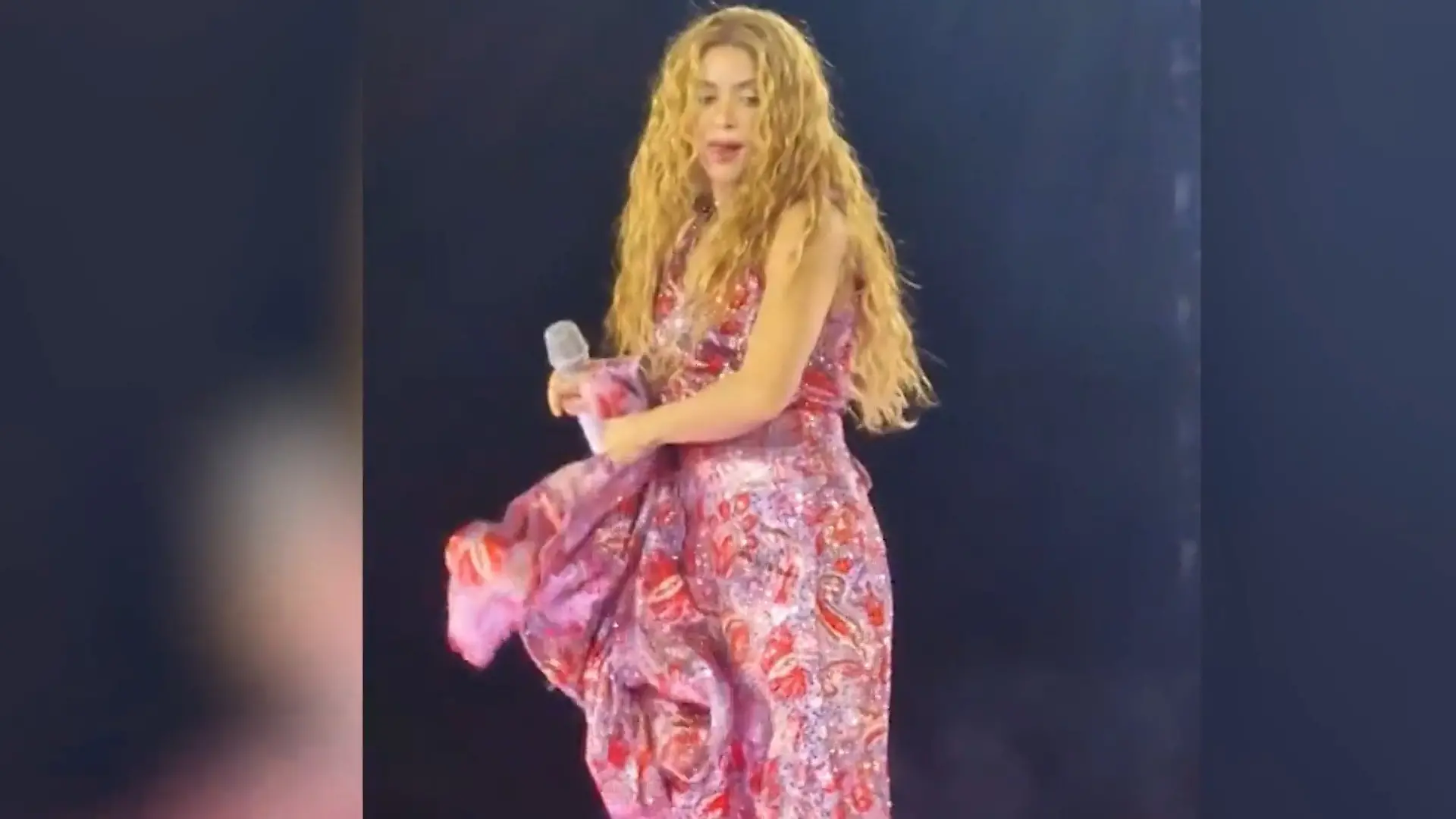 Shakira platzt auf der Bühne der Kragen – weil DAS nicht funktioniert! Mega-Comeback in Spanien