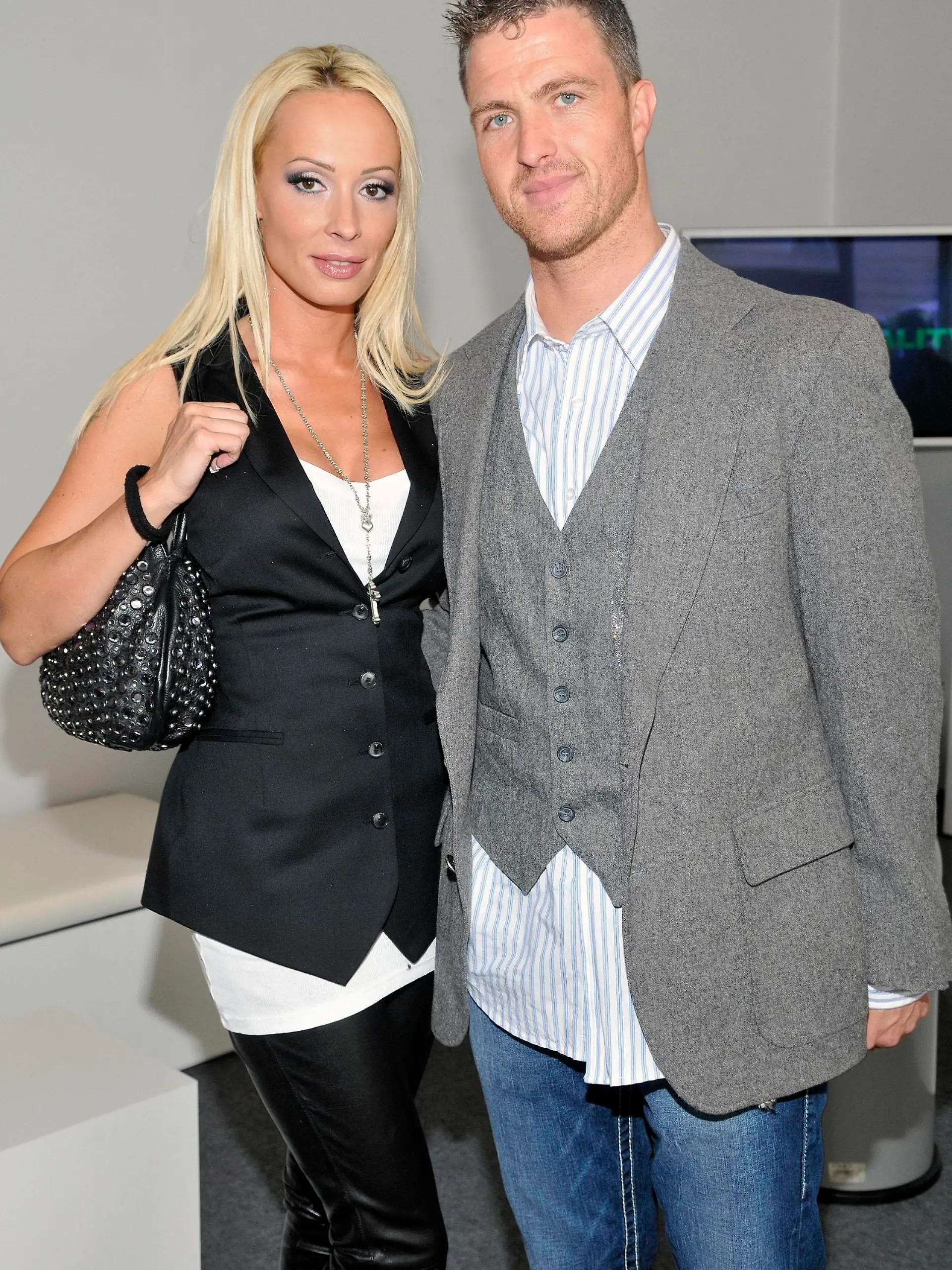  Mercedes fashion week Ralf Schumacher und Cora Schumacher bei der Sisi Wasabi Fashion Show anlaesslich der Mercedes-Benz Fashionweek 2008 auf dem Bebelplatz in Berlin / fashion week Copyright: IMAGO. Farrr Datum: 17.07.2008 IMAGO. Fotoagentur Berlin Henry H. Herrmann *** Mercedes fashion week Ralf Schumacher and Cora Schumacher at the Sisi Wasabi Fashion Show on the occasion of the Mercedes Benz Fashionweek 2008 at the Bebelplatz in Berlin fashion week Copyright IMAGO Farrr Date 17 07 2008 IMAGO Fotoagentur Berlin Henry H Herrmann Copyright: xEventpressxFarrx
