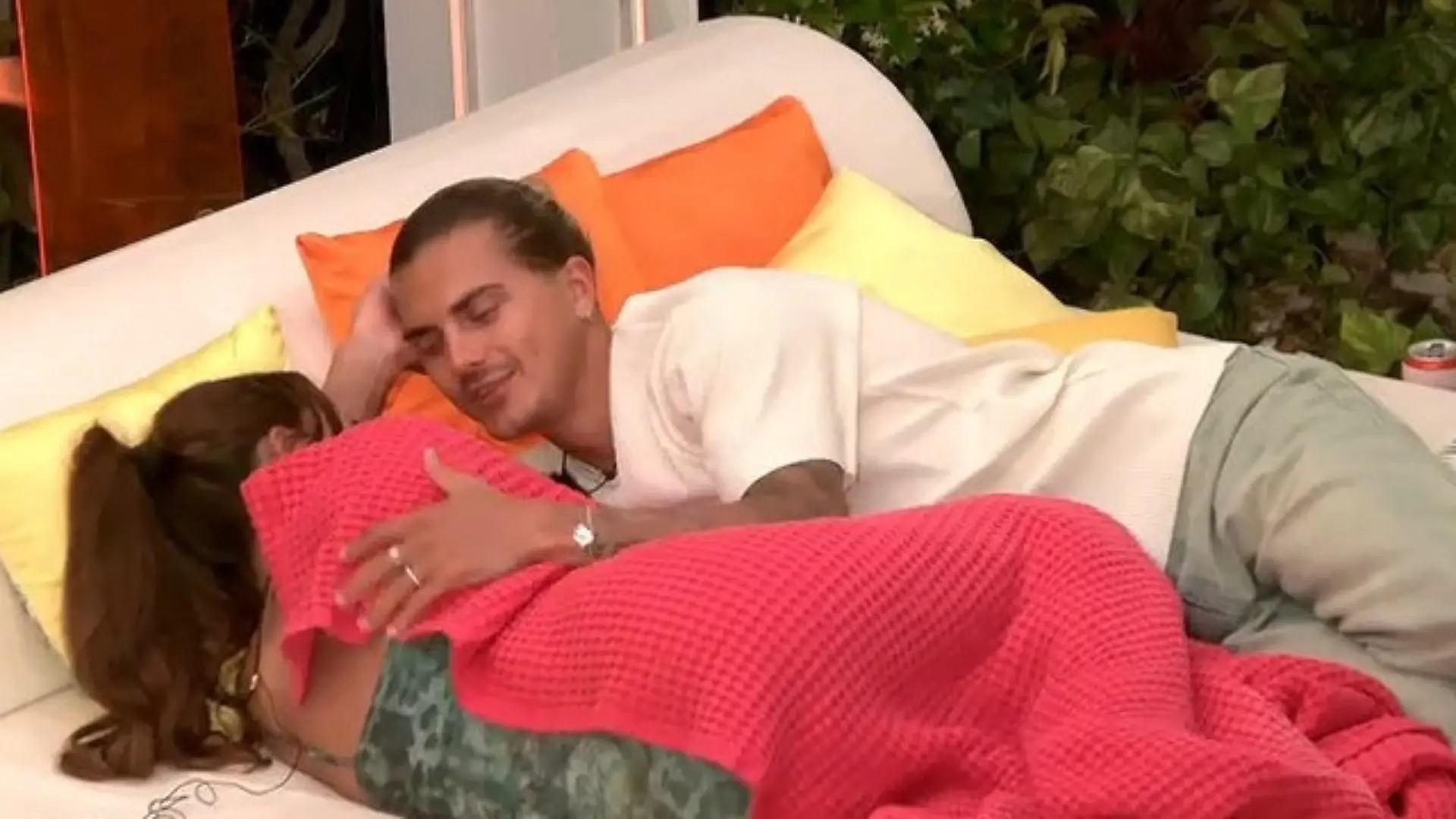 Drama bei „Love Island VIP“! Tim Kühnel fummelt mit Marla – vor seiner Ex Flirt-Zoff in der Villa