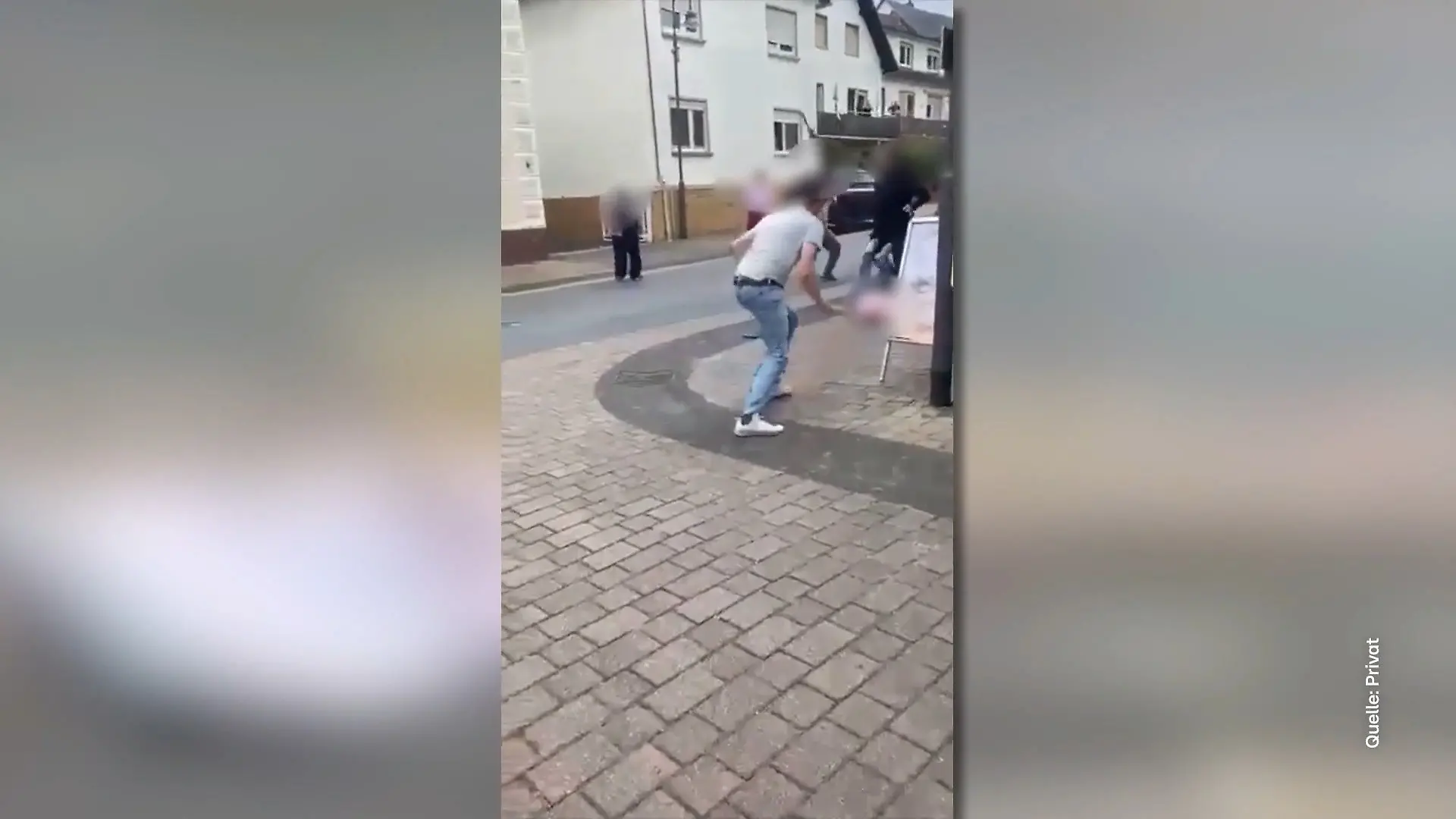 Mutige Passanten stoppen den Messerstecher Angriff auf Ehefrau