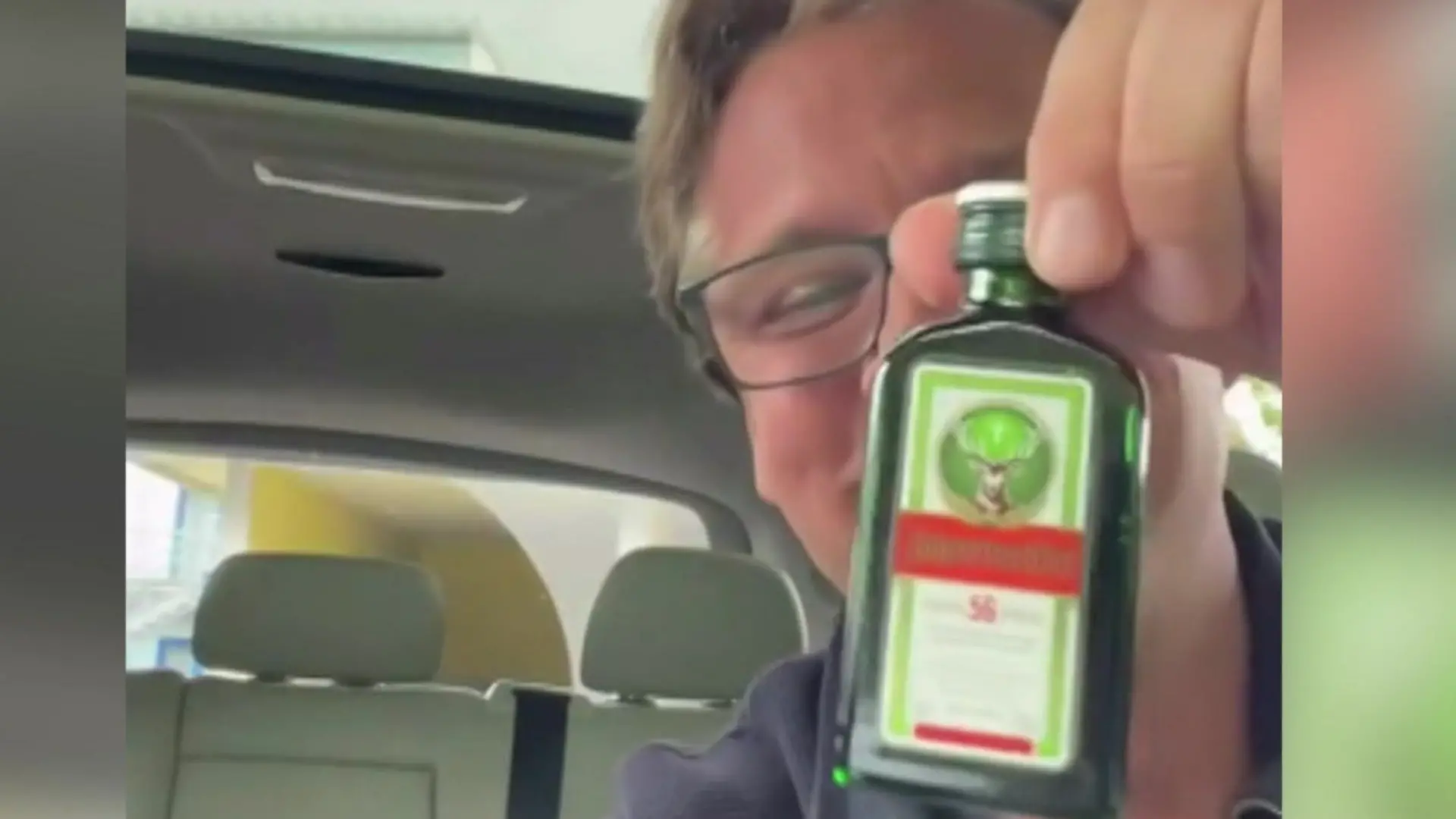 Erstmal ein „Schock-Schnaps!" So krass reagiert Tanja Szewczenkos Mann auf das Baby Schwanger mit 49 Jahren