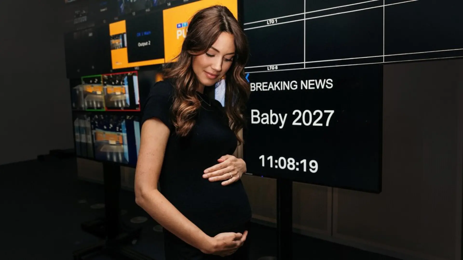 RTL-Moderatorin Sabrina Ilski zeigt ihren Babybauch.