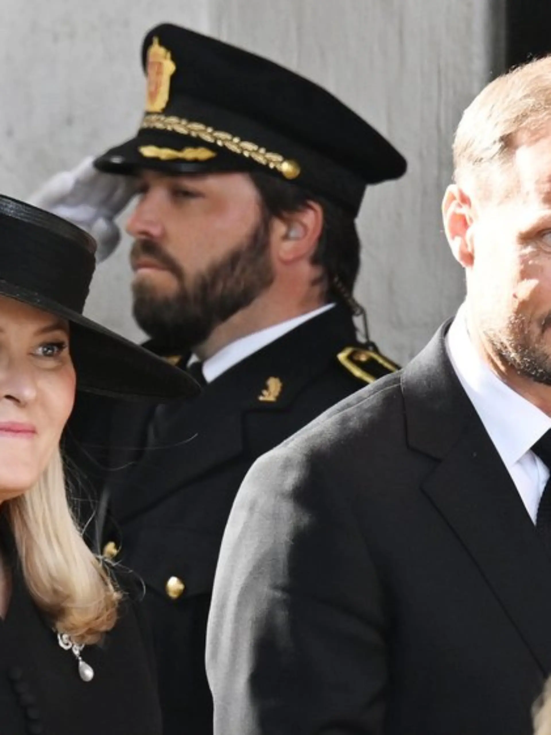 Königin Mette-Marit und König Haakon bei der Trauerfeier für die verstorbene Prinzessin Astrid.
