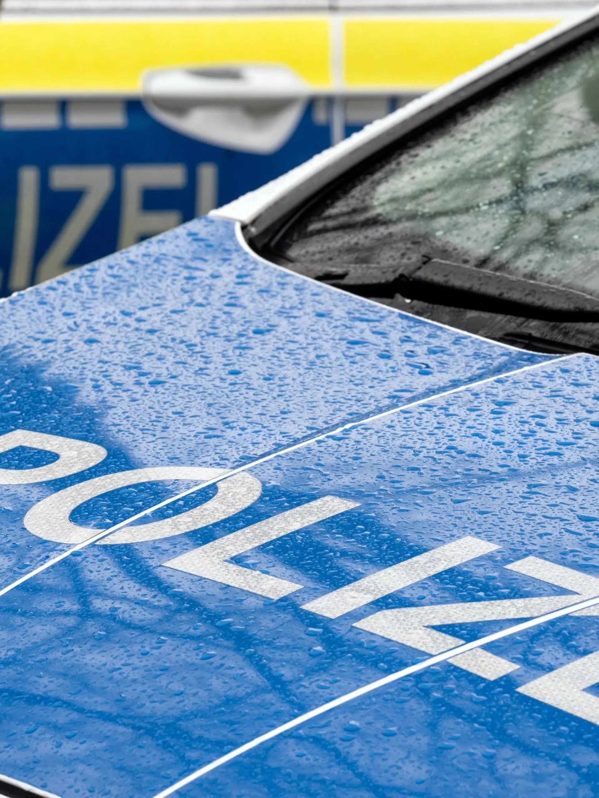 Bild zu: "Großeinsatz an Saar-Uni! Polizei durchkämmt Campus mit zahlreichen Kräften "