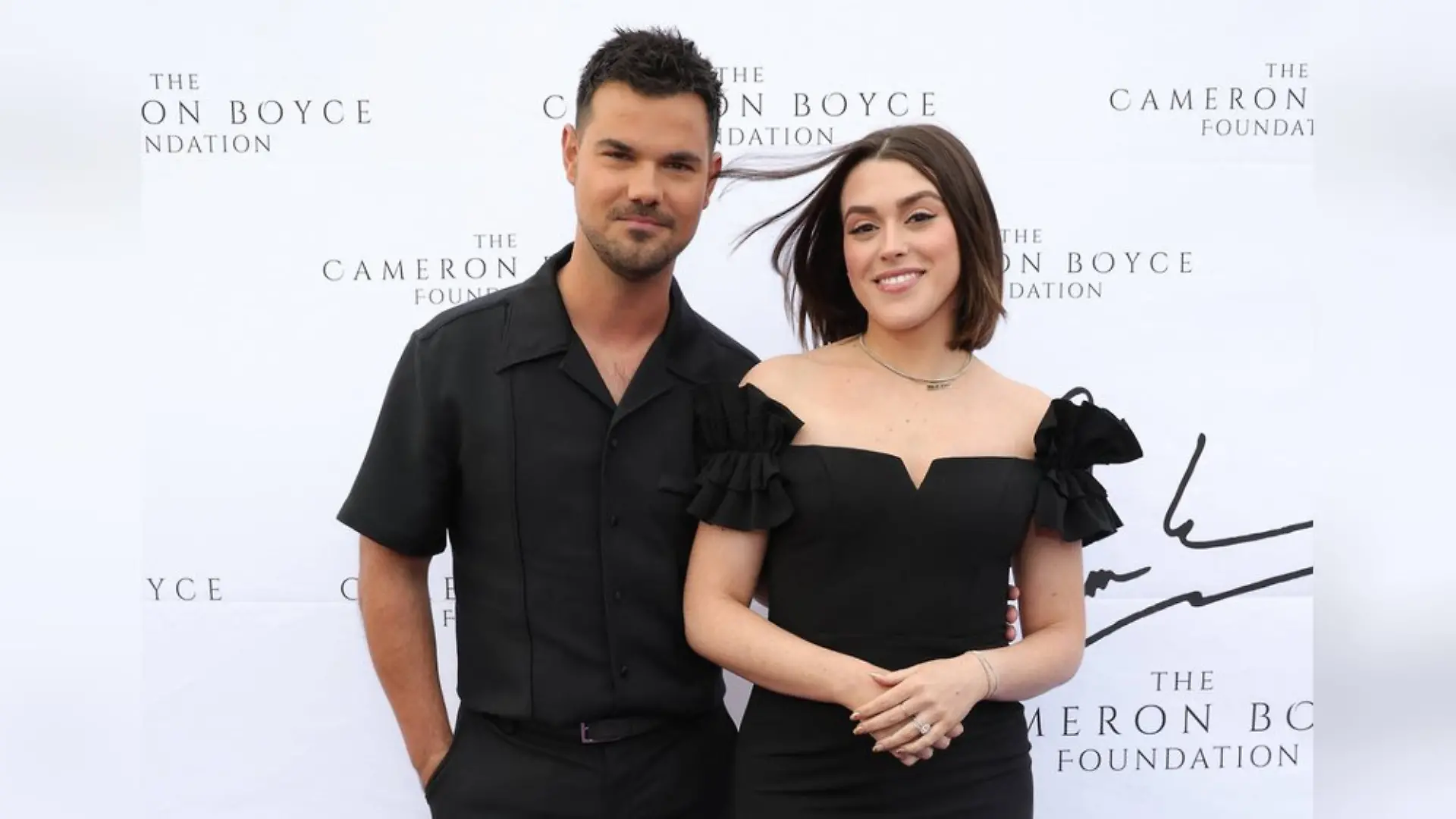 Taylor Lautner und seine Frau Tay sind Eltern geworden.