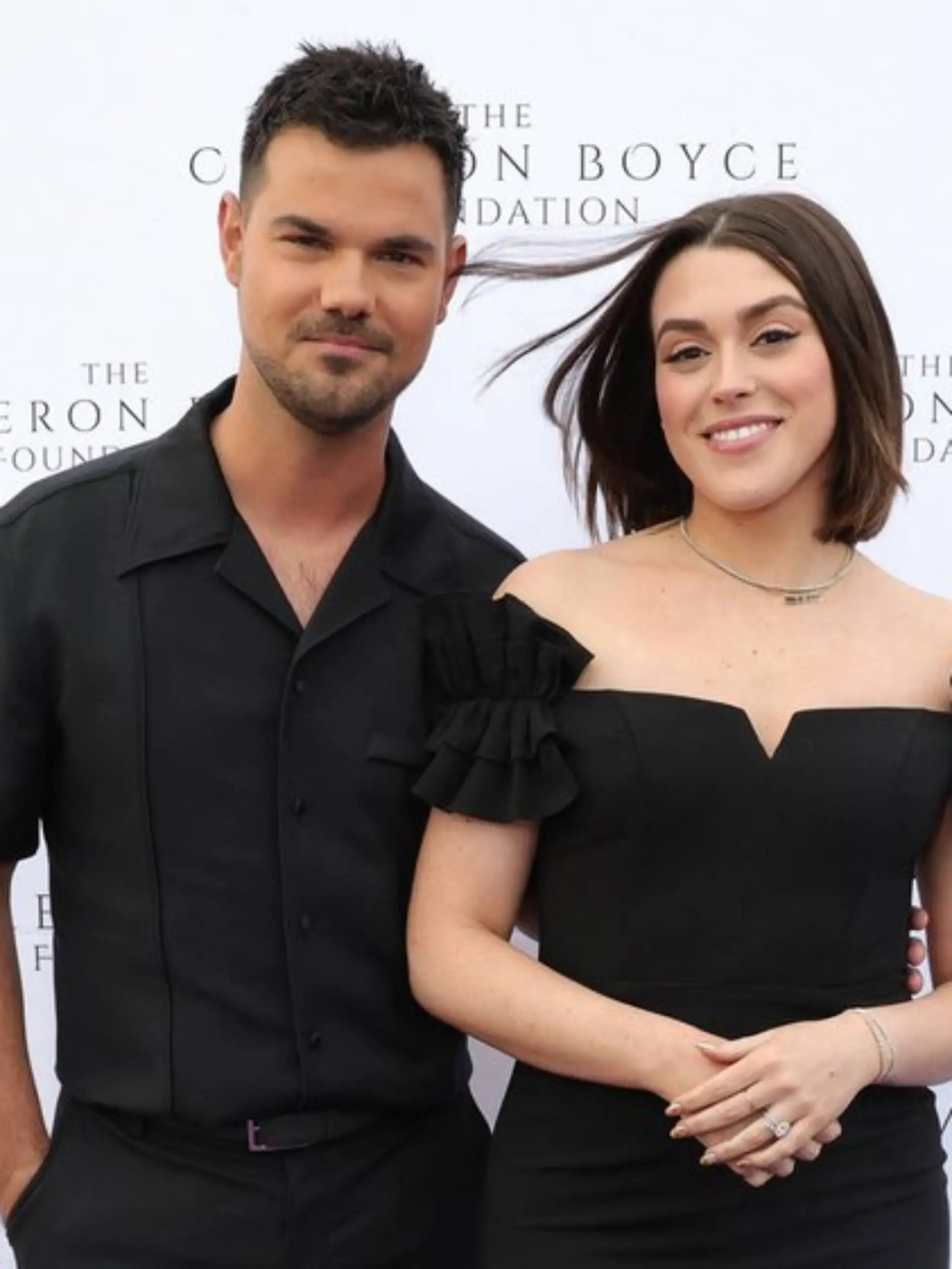 Taylor Lautner und seine Frau Tay sind Eltern geworden.