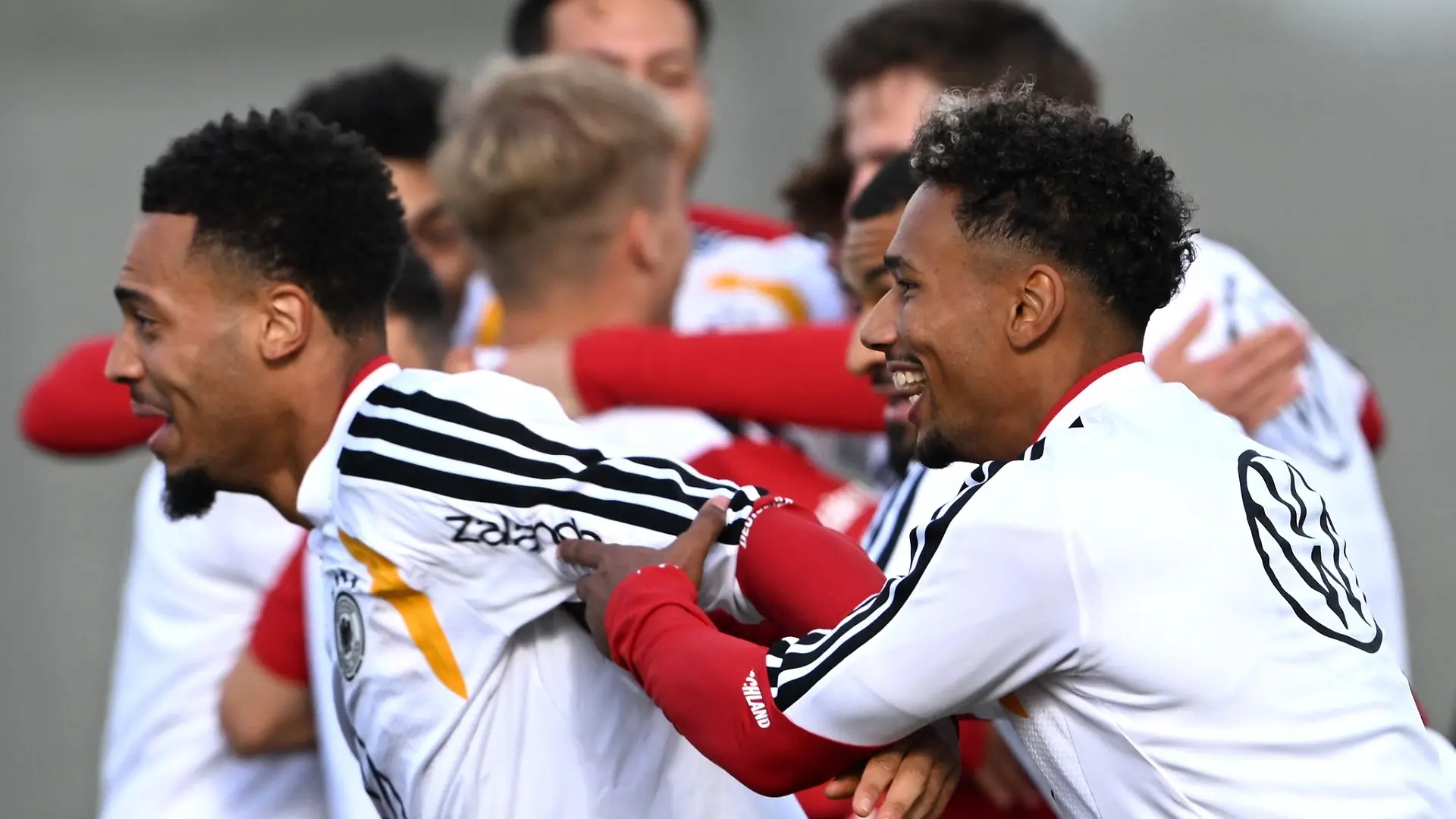 Bambasé Conté muss auf sein Debüt in der Nationalmannschaft noch warten.