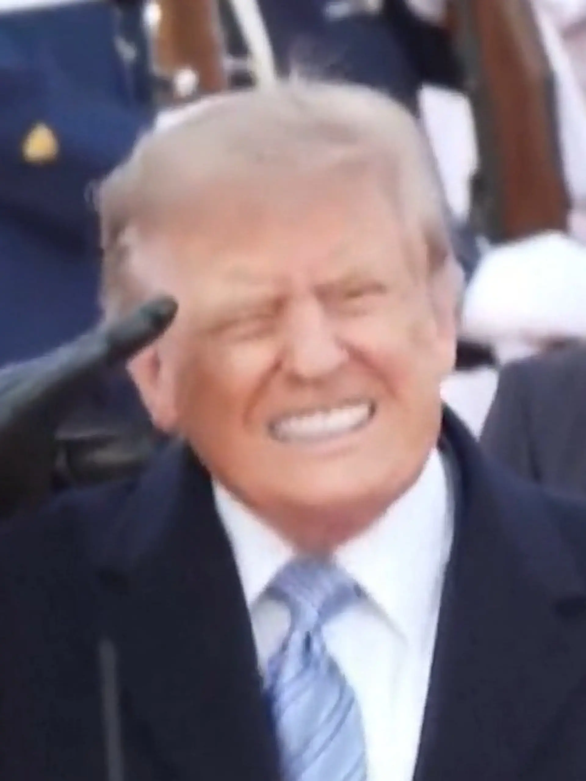 Bild zu: "Donald Trump ausgelacht – in DIESEM Moment entgleitet US-Präsident alles!"