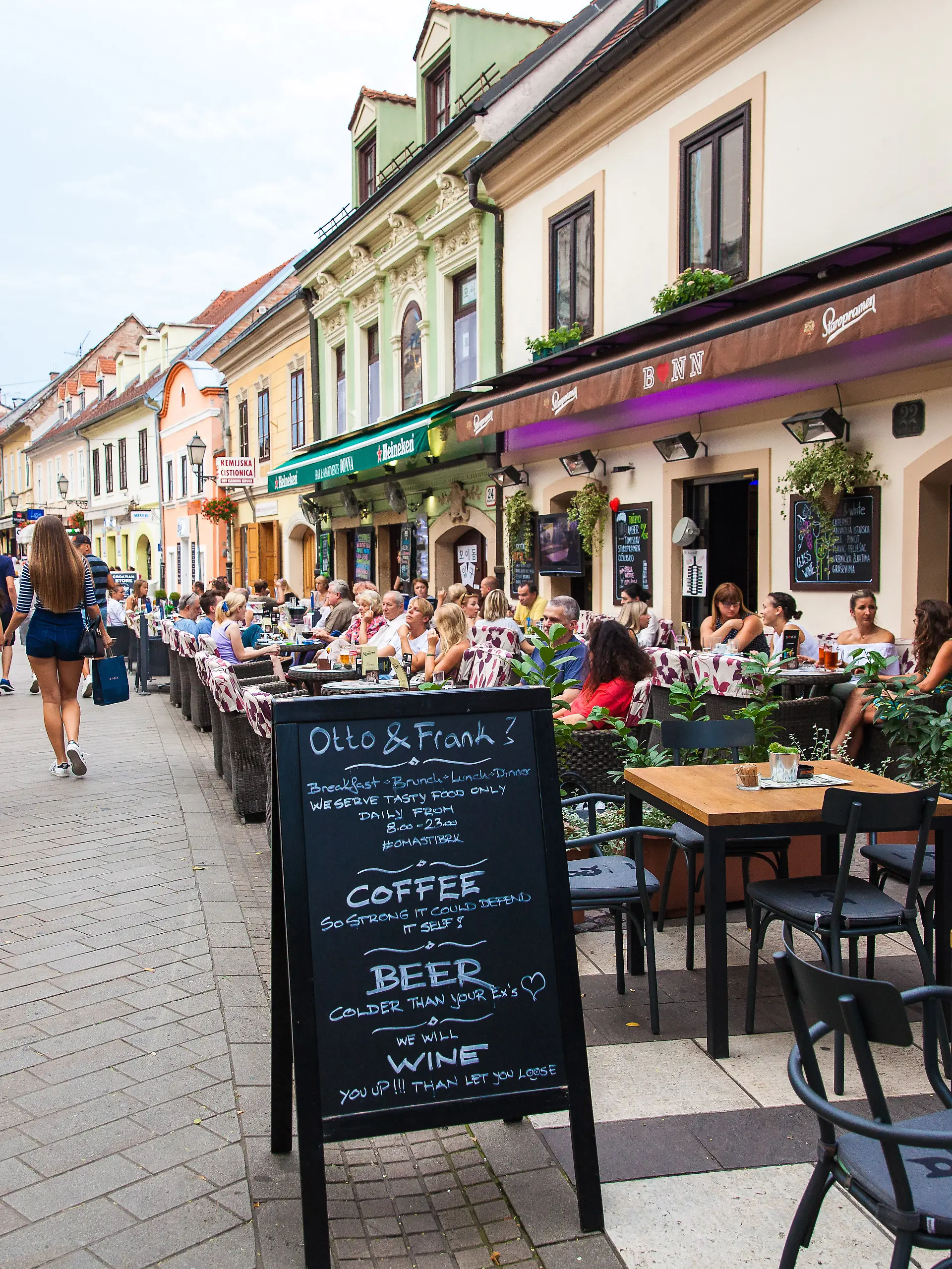 In Kroatien stehen bald zwei Preise auf Speisekarten. Urlauber sollten wissen, was sie bedeuten.
