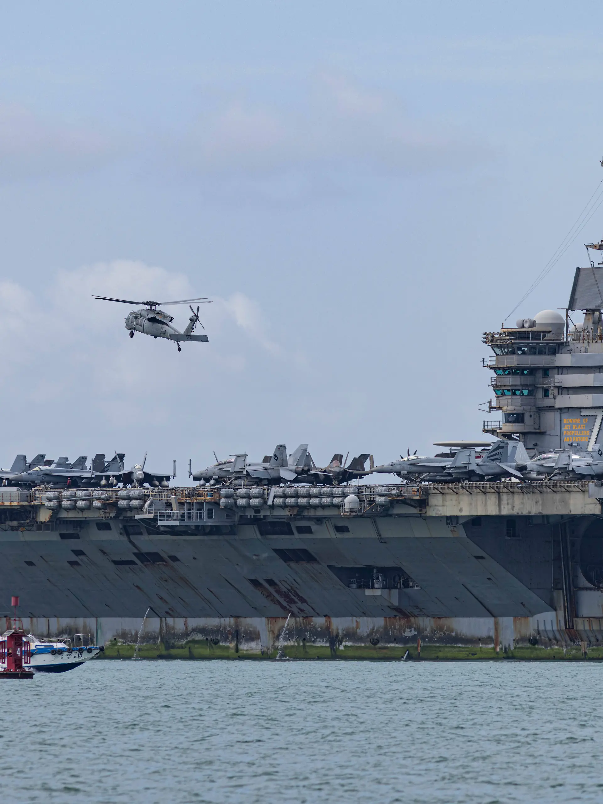 Bild zu: "US-Navy räumt Suizidversuche auf Flugzeugträger ein"