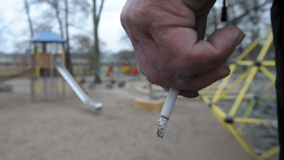 Rauchen auf Spielplätzen