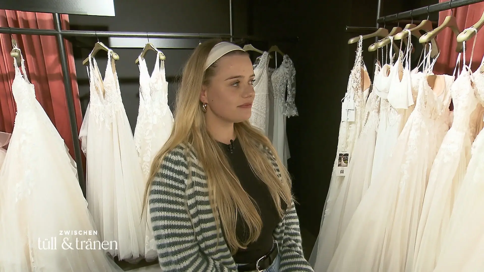 Braut Lena wünscht sich etwas Schlichtes Hochzeit auf Barockschloss