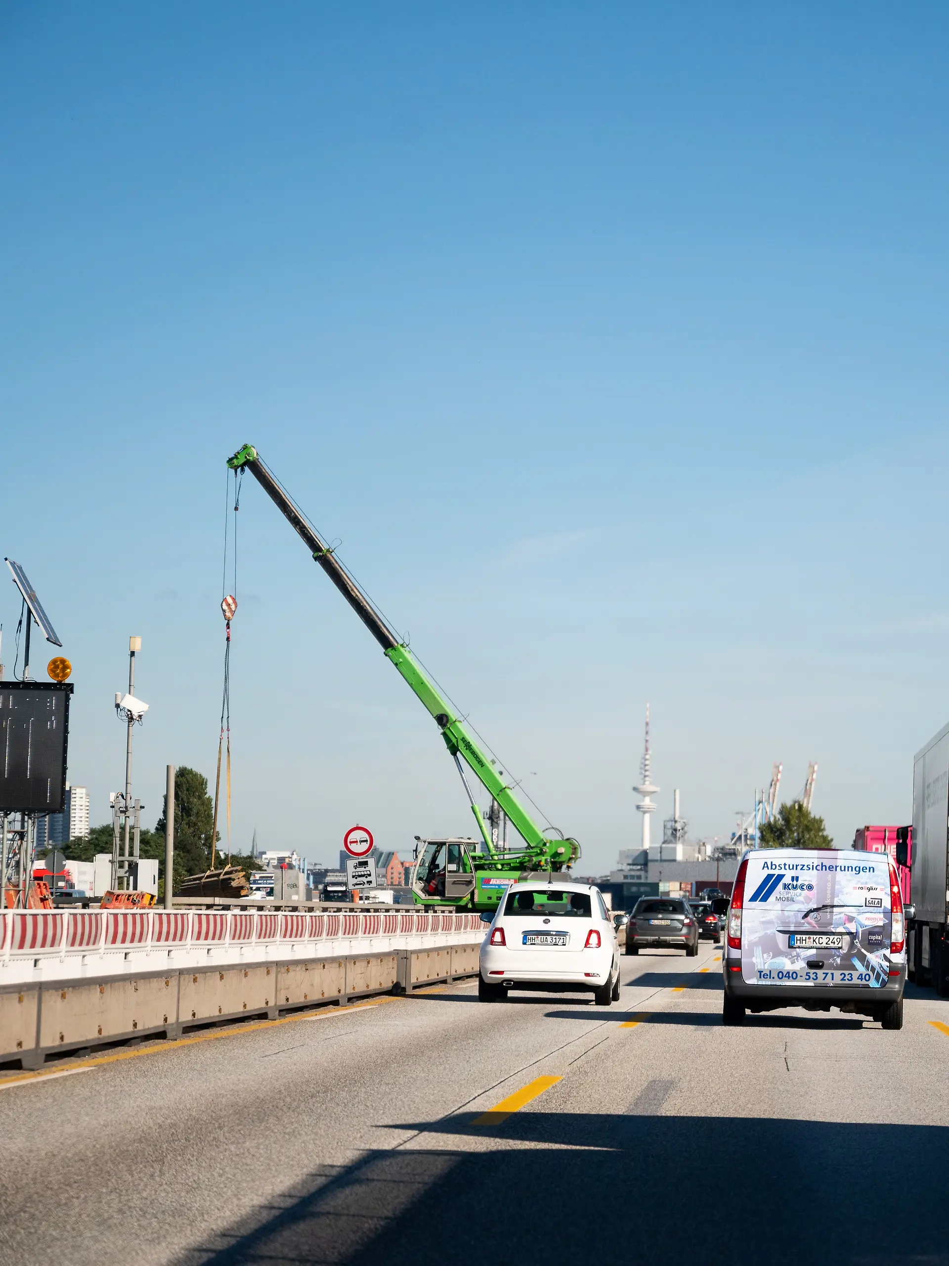 Bild zu: "A7 inklusive Elbtunnel dicht! Diese Umleitungen solltet ihr nehmen"