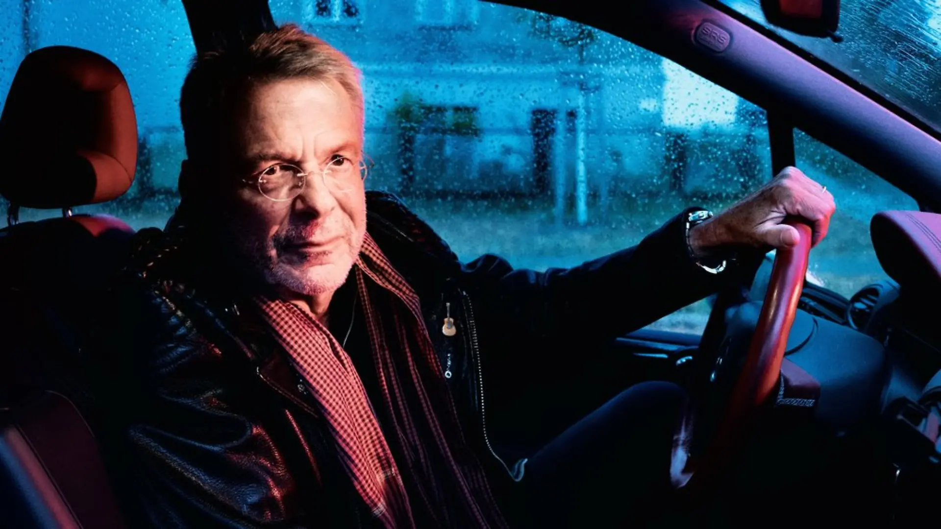 Reinhard Mey wagt mit über 80 Jahren noch einmal etwas ganz Neues: "Zum ersten Mal überhaupt" hat er ein Album "im Studio ganz allein aufgenommen", wie Universal Music betonte.
