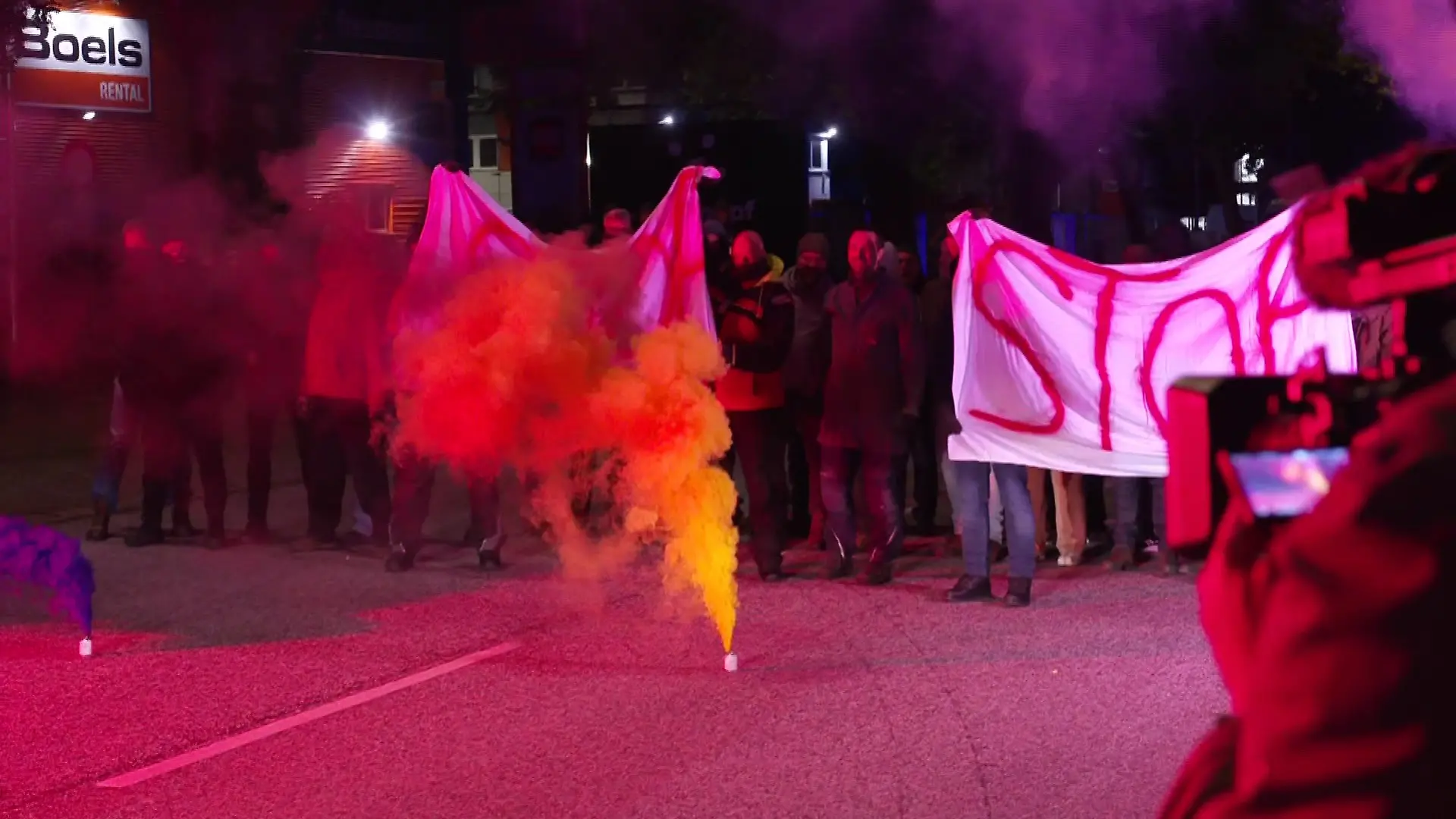 Nur eine Übung: Bei „Red Storm Charlie” werden auch Proteste simuliert.