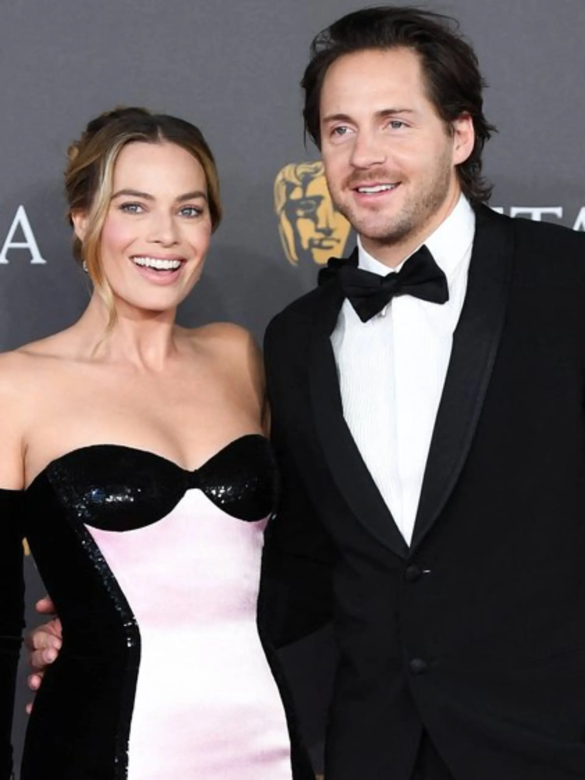 Margot Robbie ist seit 2016 mit Tom Ackerley verheiratet.